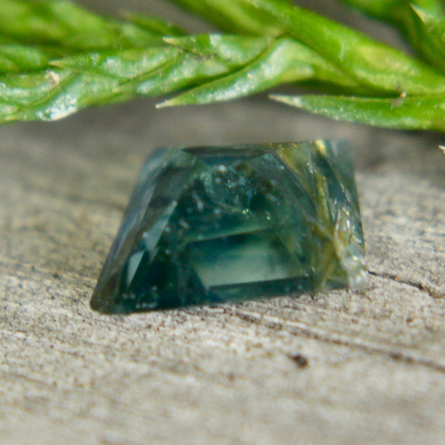 Natural Green Sapphire - Sapphirepal
