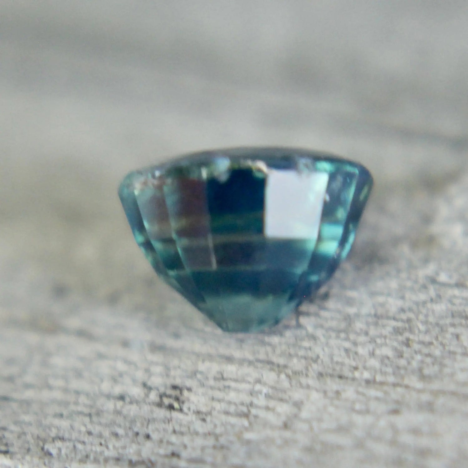 Natural Green Sapphire - Sapphirepal
