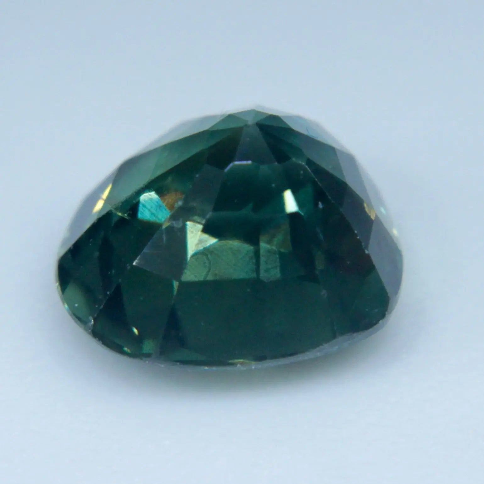 Natural Green Sapphire - Sapphirepal