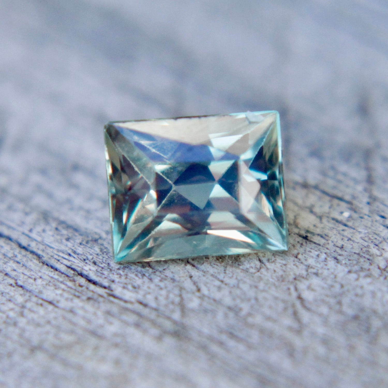 Natural Green Sapphire - Sapphirepal