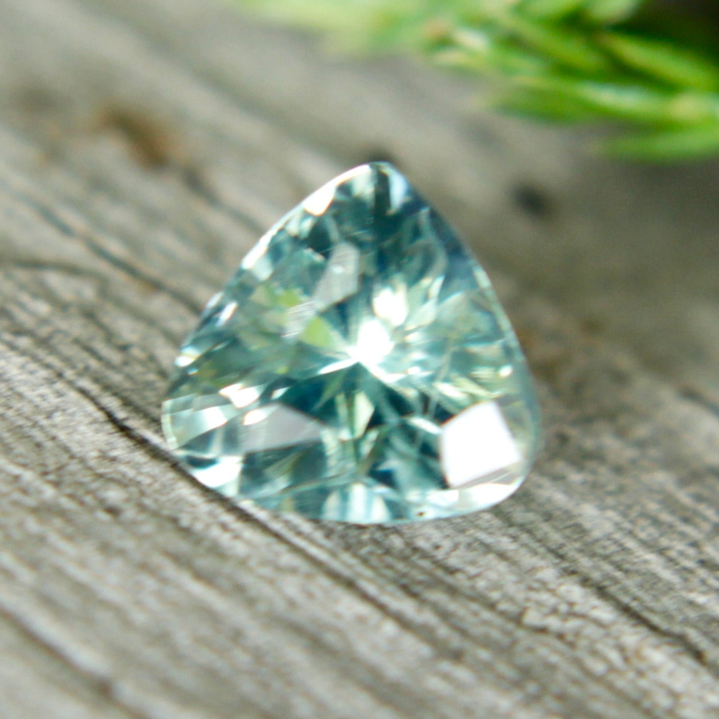 Natural Green Sapphire - Sapphirepal