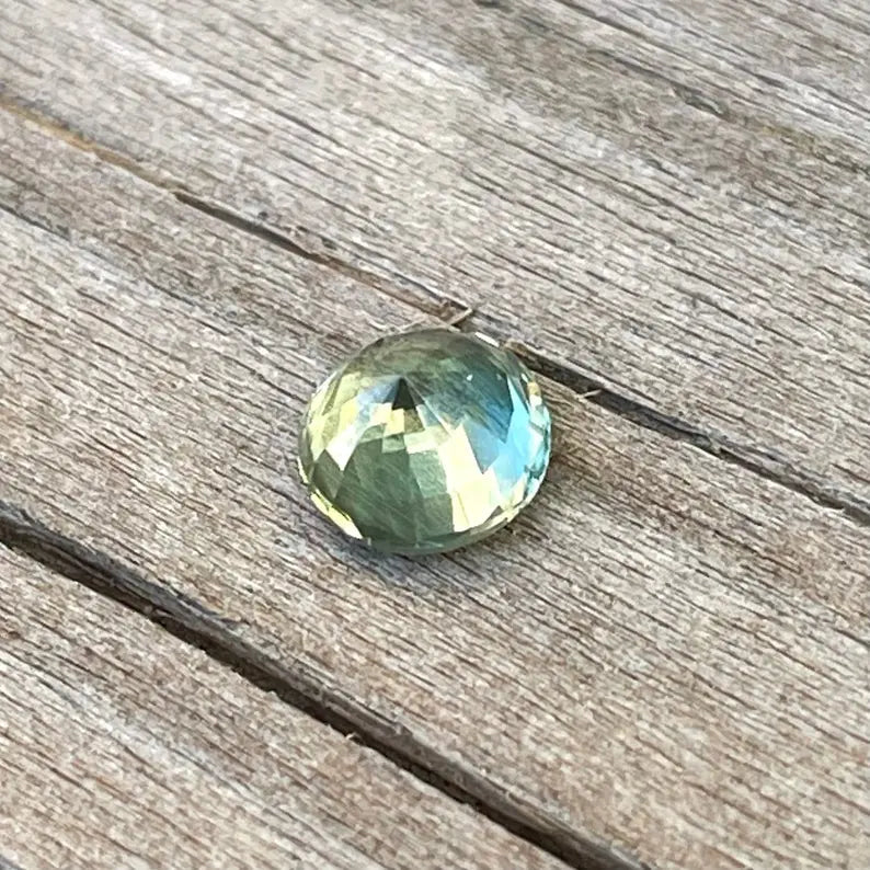 Natural Green Sapphire - Sapphirepal