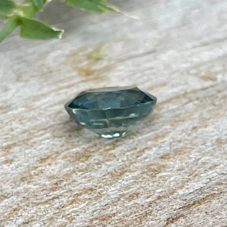 Natural Green Sapphire - Sapphirepal