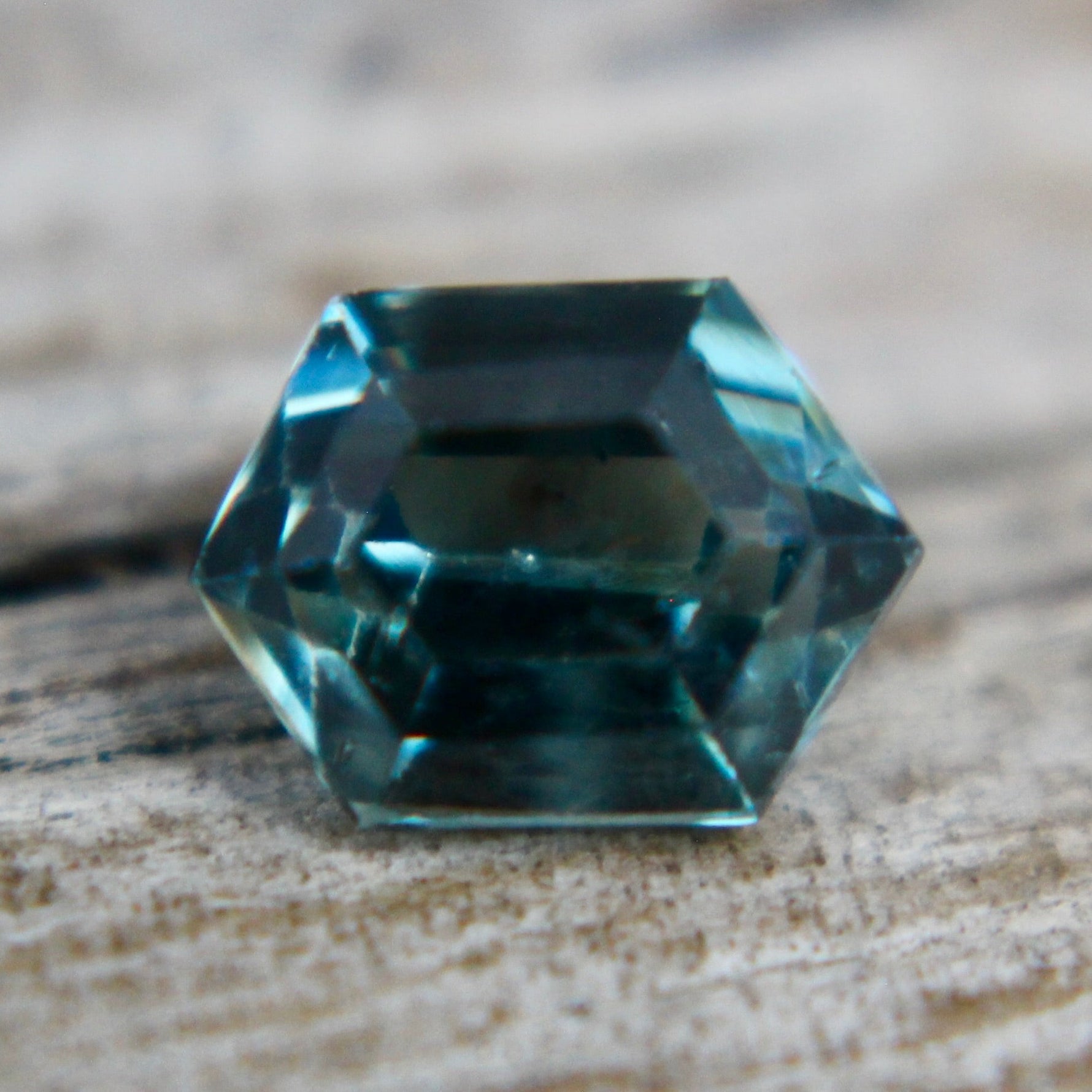 Natural Green Sapphire - Sapphirepal