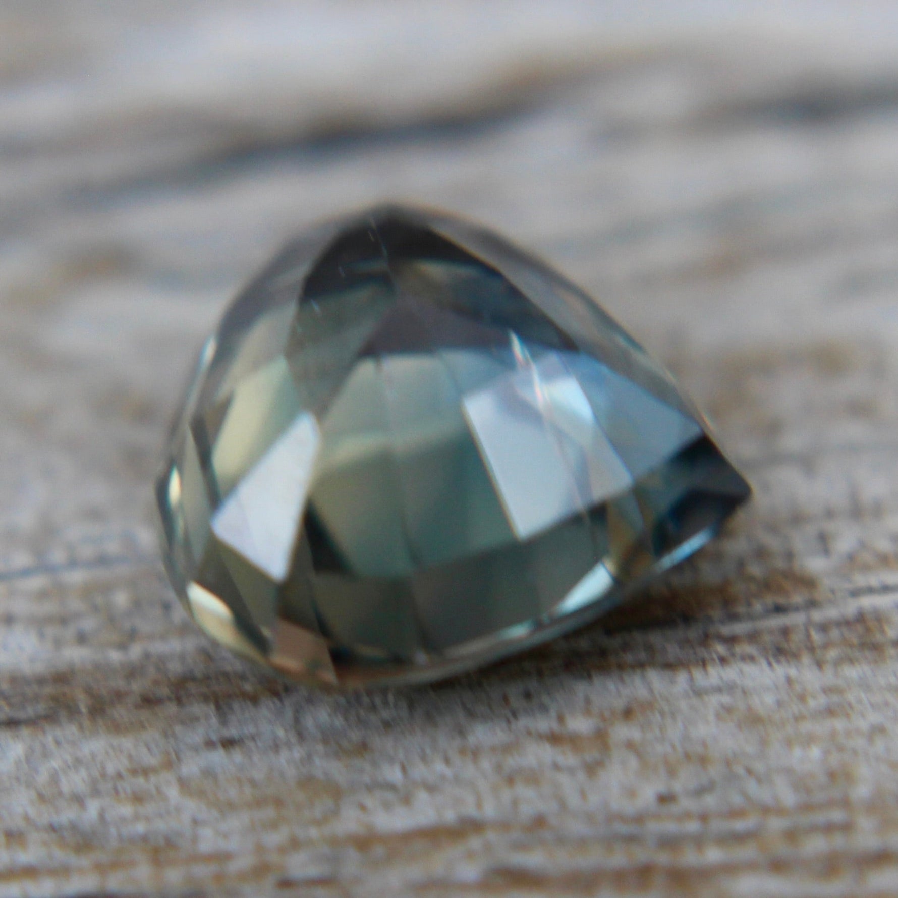 Natural Green Sapphire - Sapphirepal