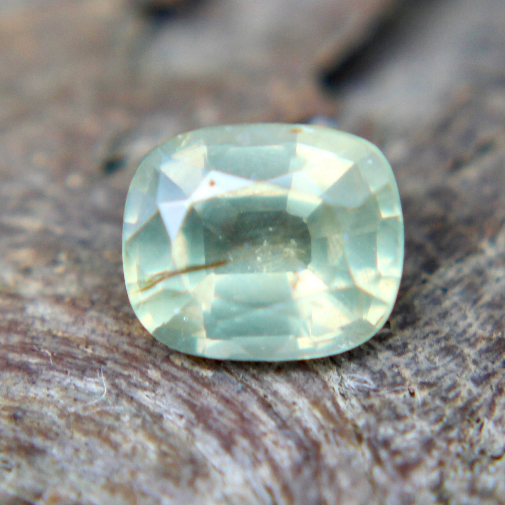 Natural Green Sapphire - Sapphirepal