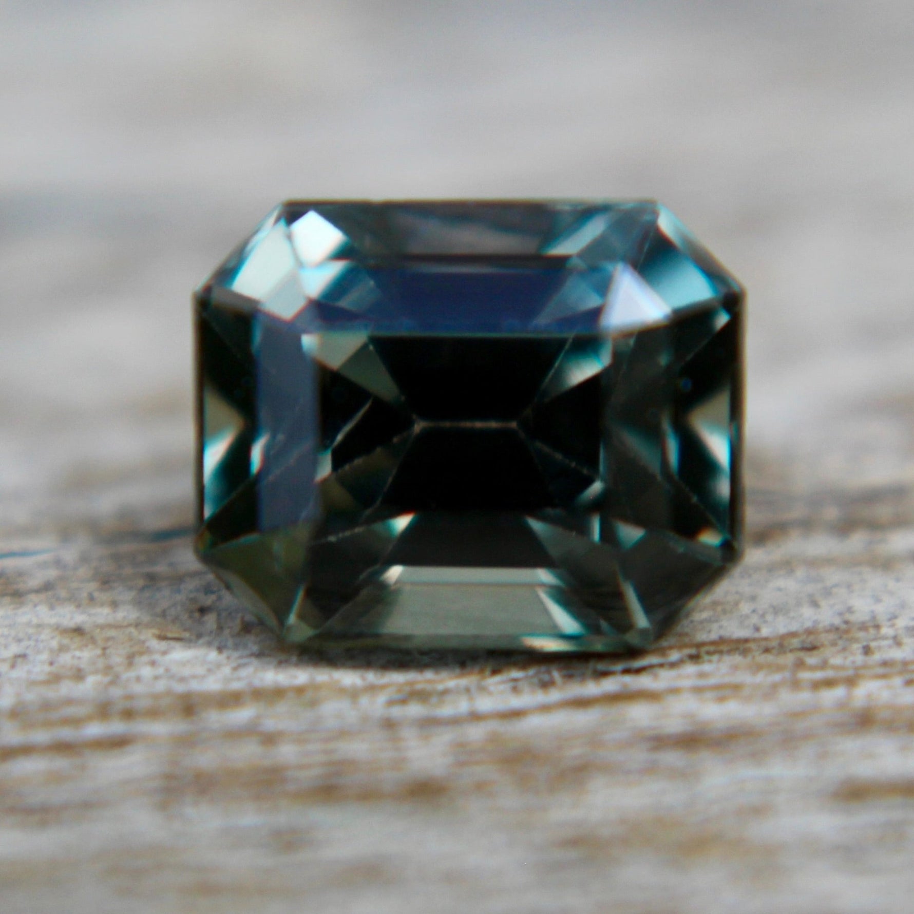 Natural Green Sapphire - Sapphirepal