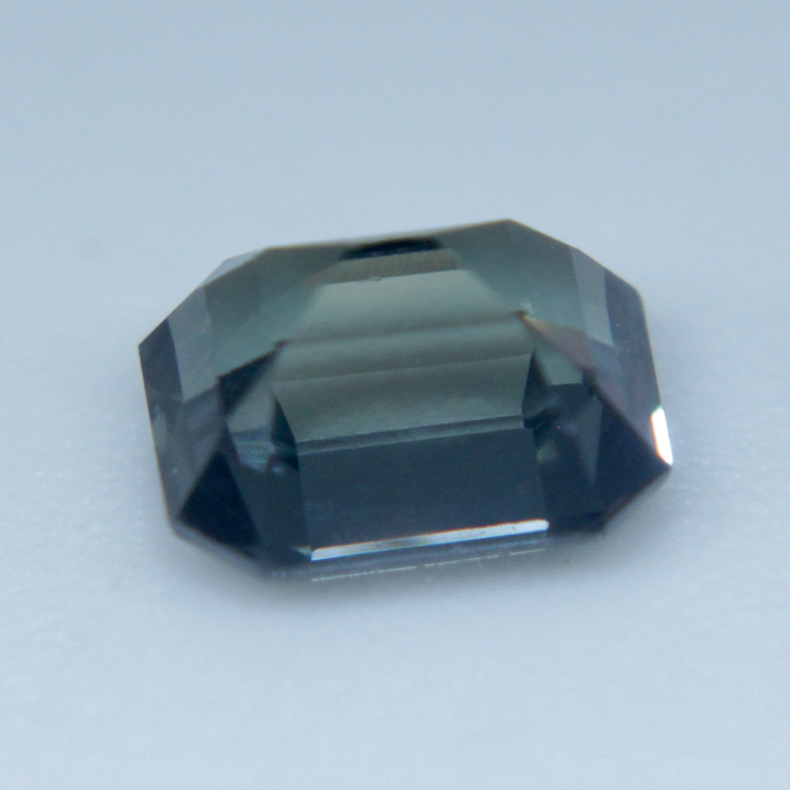 Natural Green Sapphire - Sapphirepal