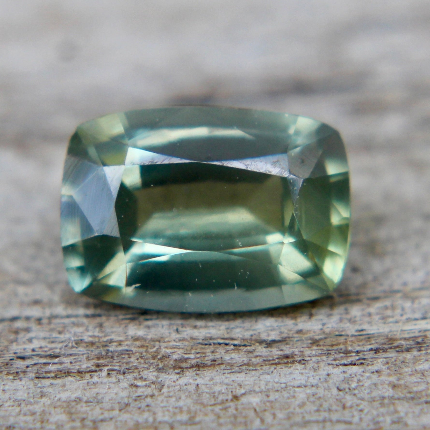 Natural Green Sapphire - Sapphirepal