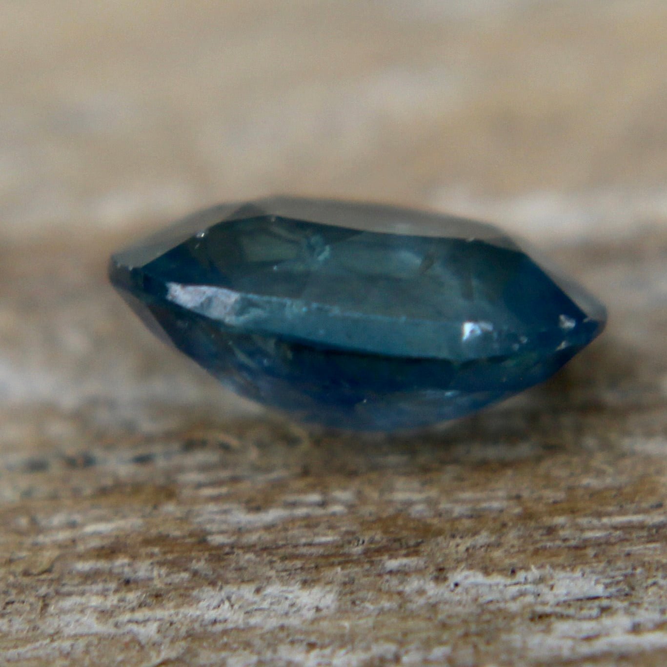 Natural Green Sapphire - Sapphirepal
