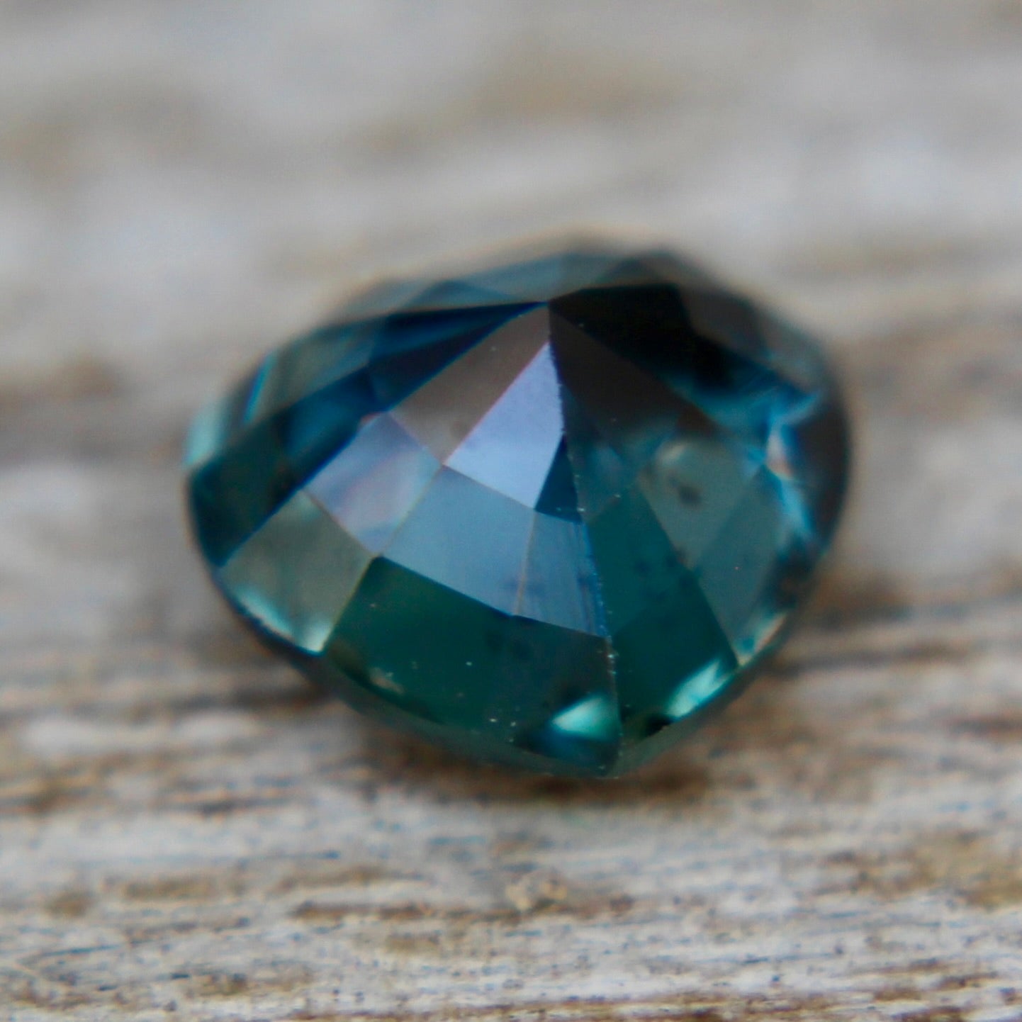 Natural Green Sapphire - Sapphirepal