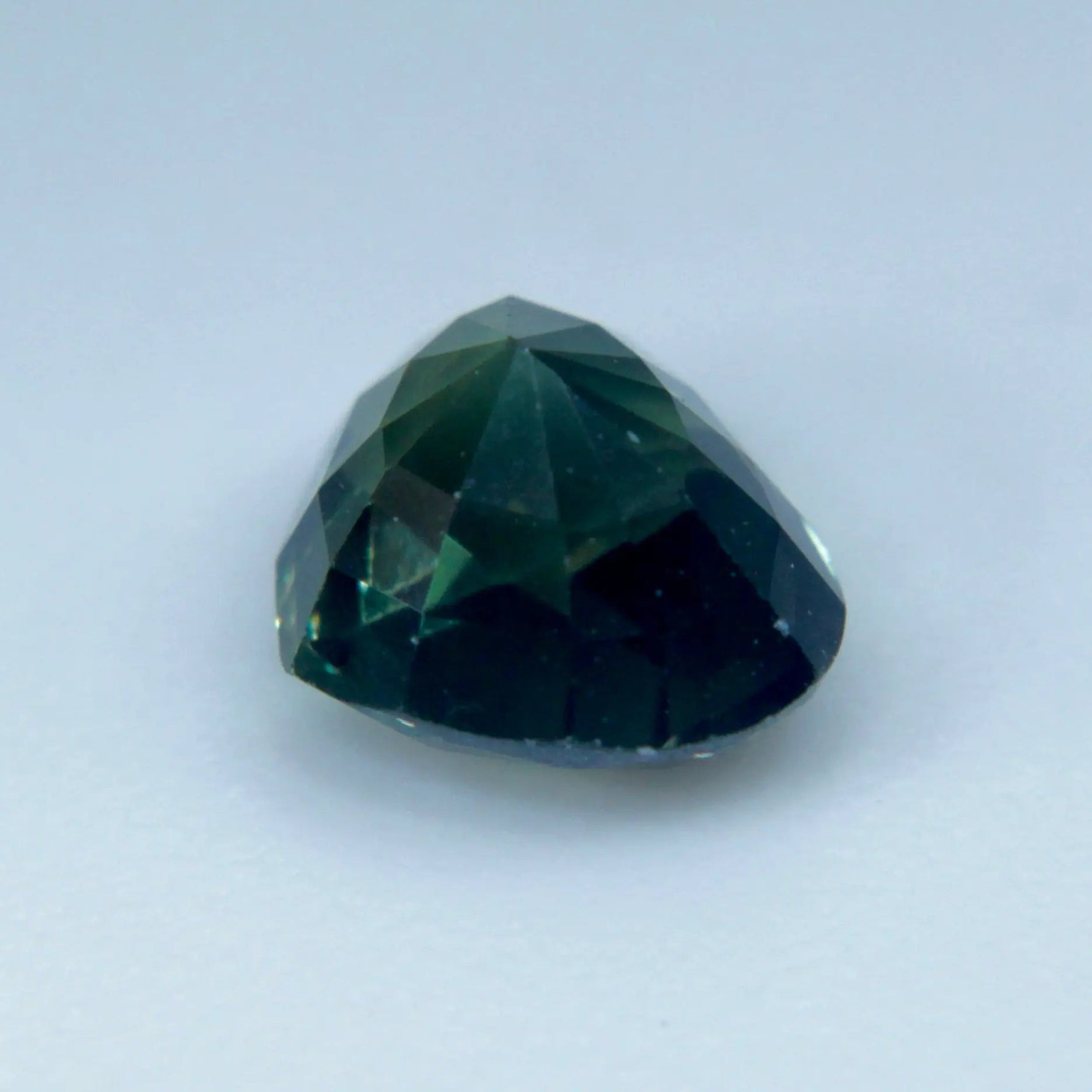 Natural Green Sapphire - Sapphirepal