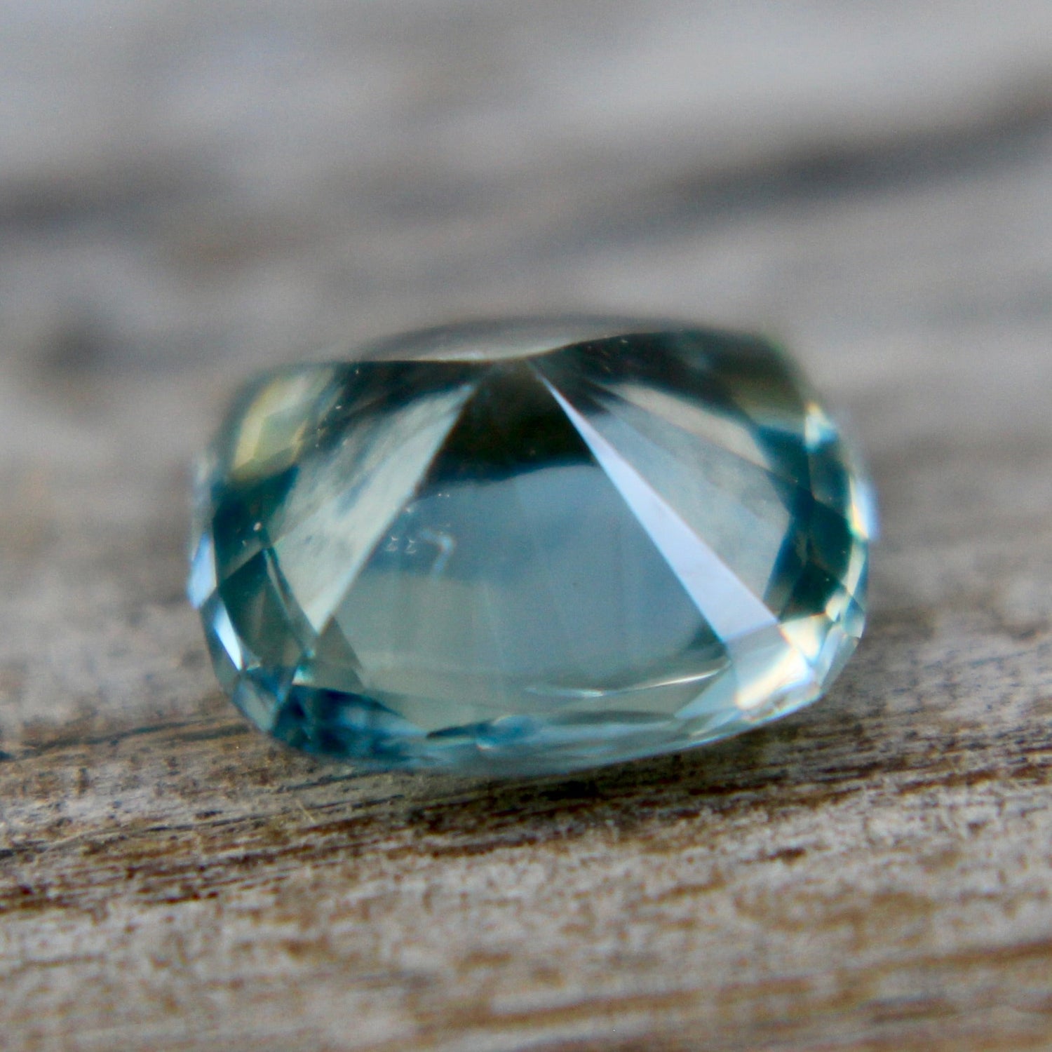 Natural Green Sapphire - Sapphirepal