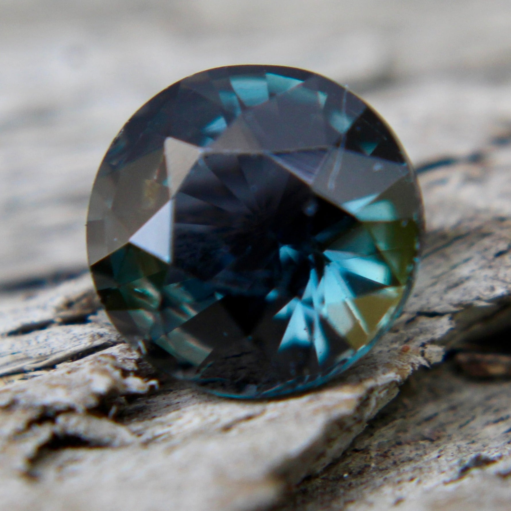 Natural Green Sapphire - Sapphirepal