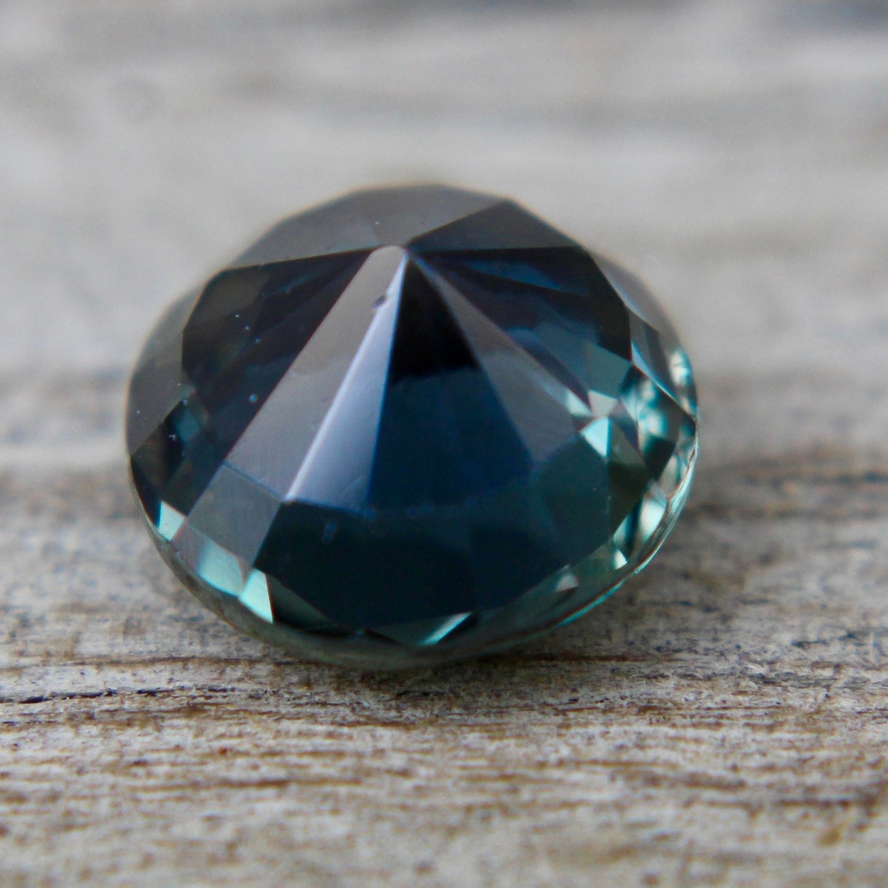 Natural Green Sapphire - Sapphirepal