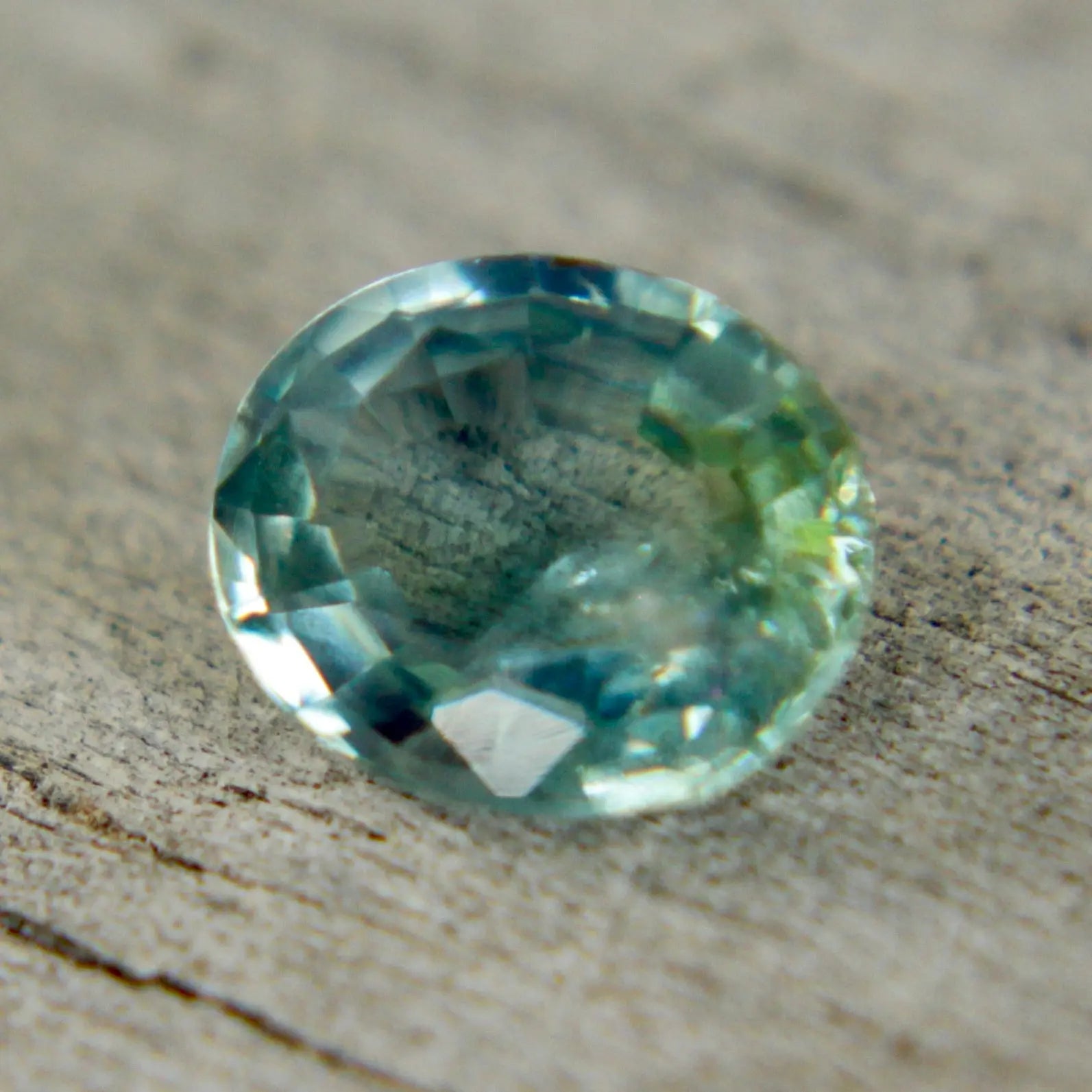 Natural Green Sapphire - Sapphirepal