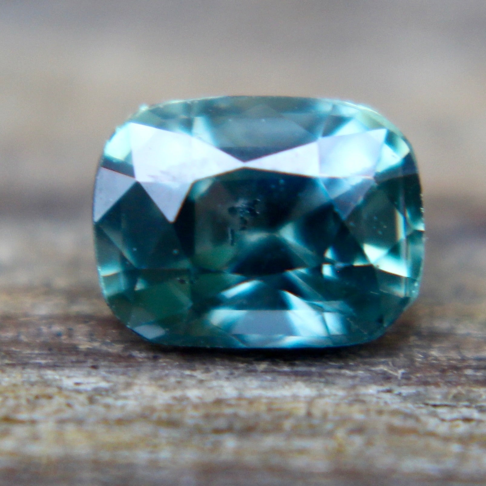 Natural Green Sapphire - Sapphirepal