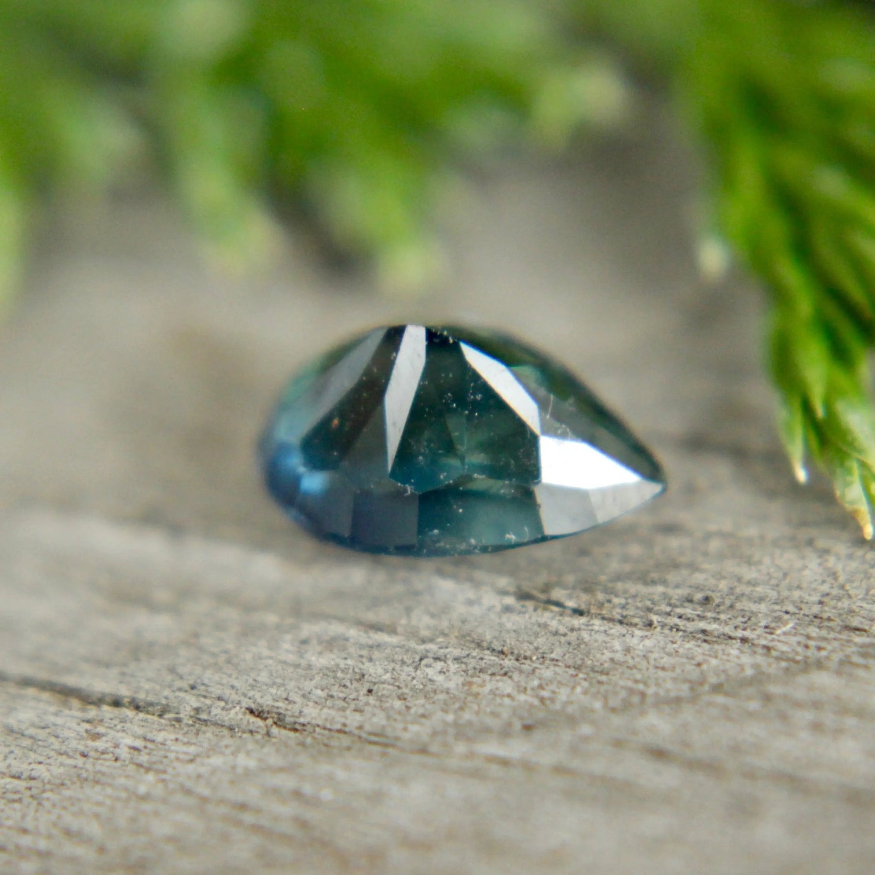 Natural Green Sapphire - Sapphirepal
