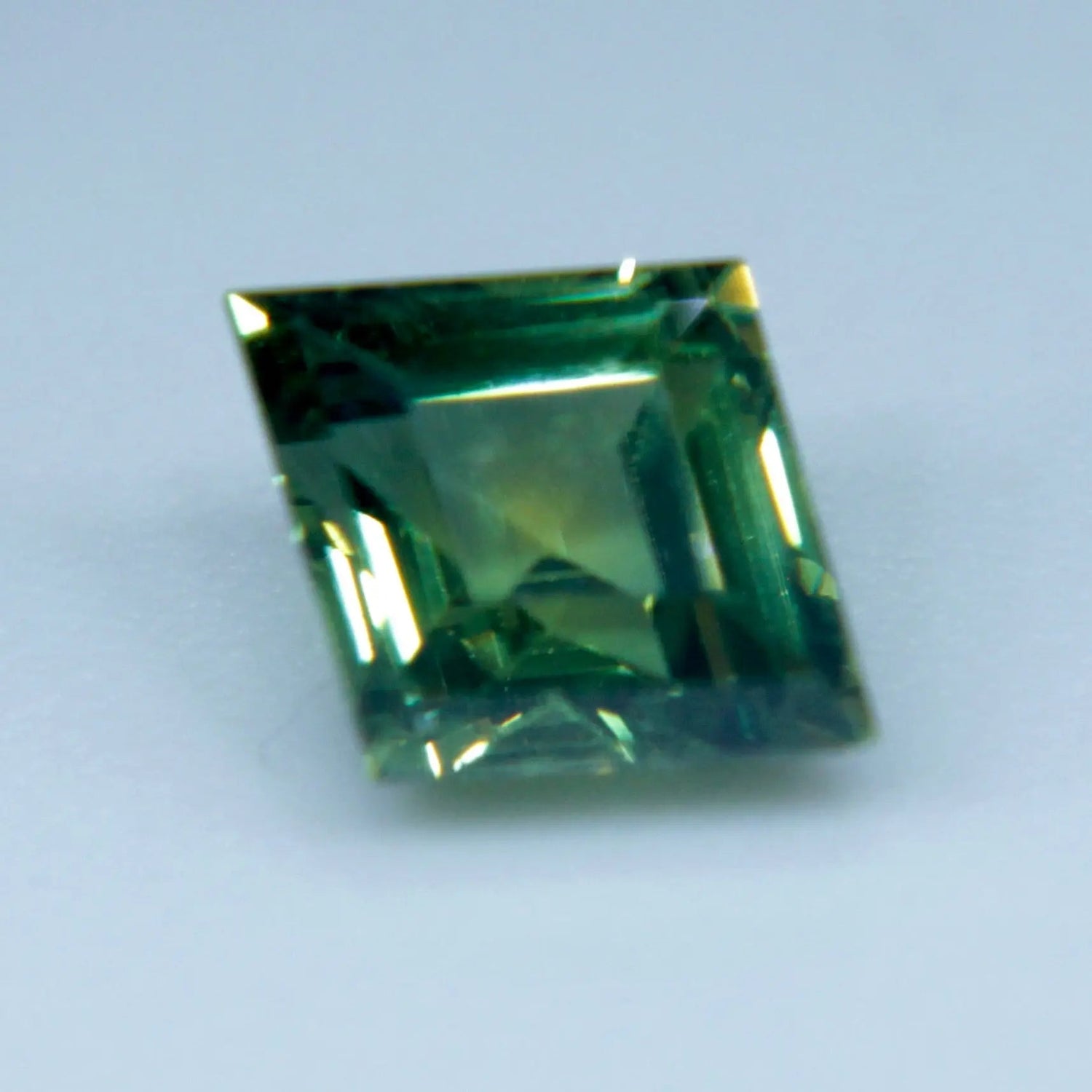 Natural Green Sapphire - Sapphirepal