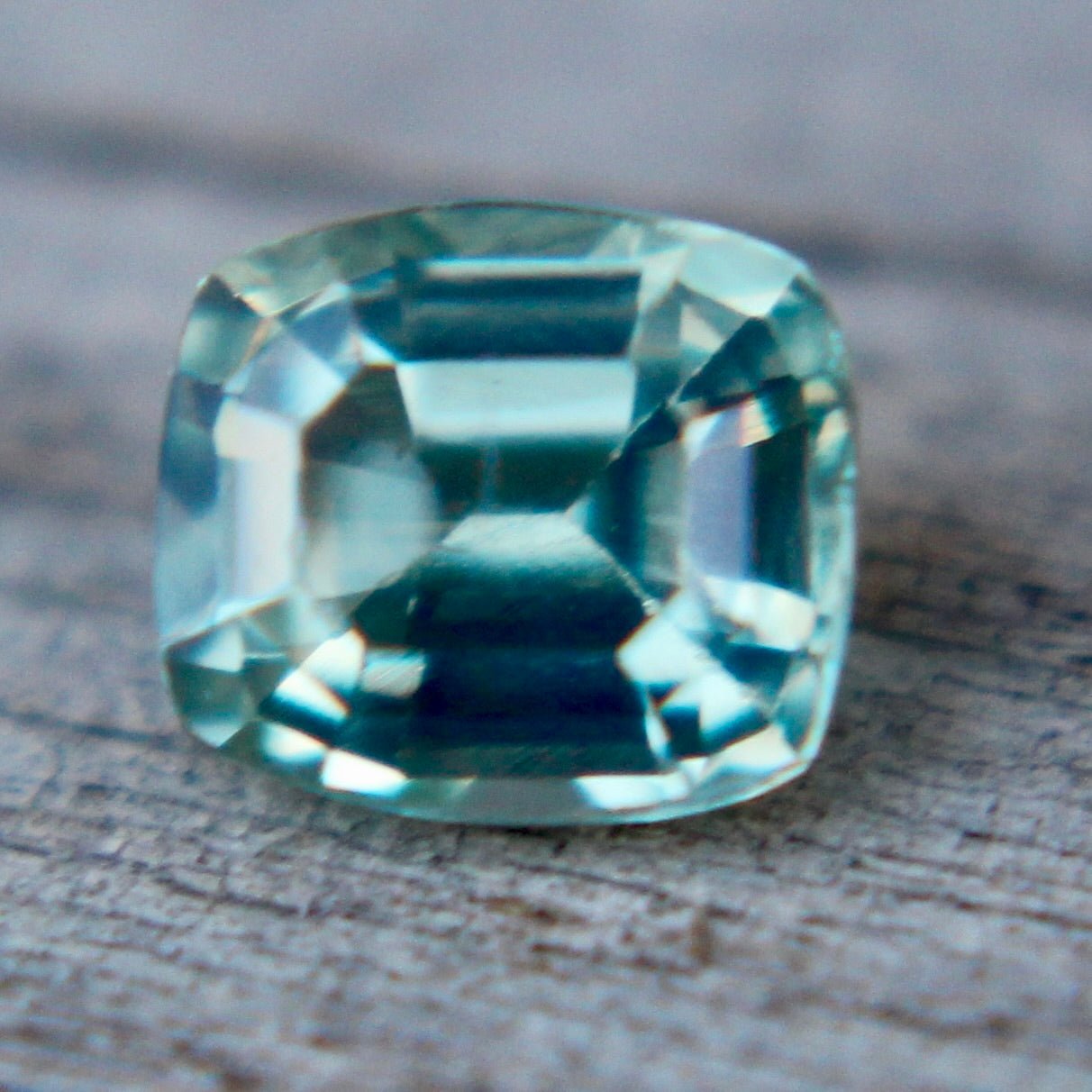 Natural Green Sapphire - Sapphirepal