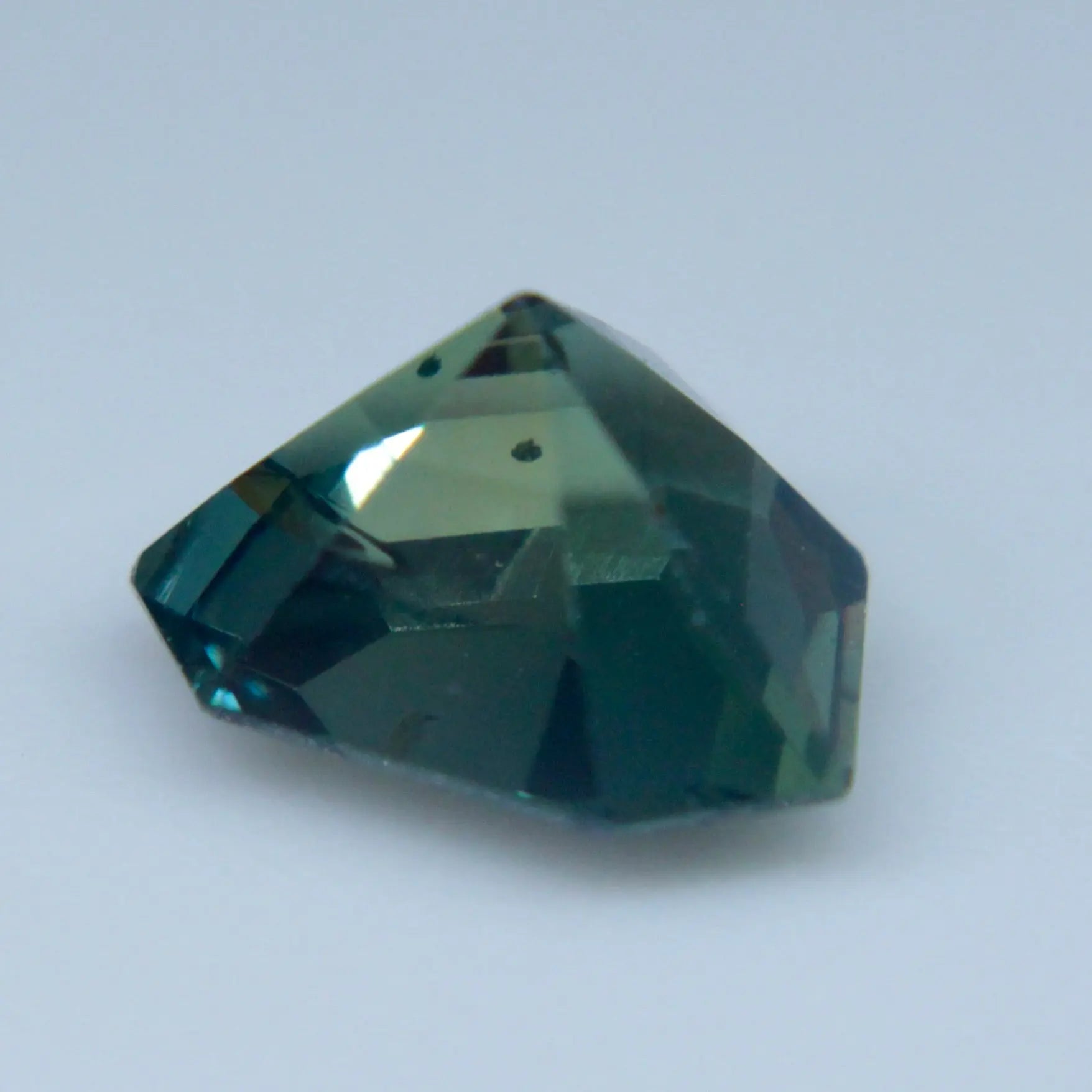 Natural Green Sapphire - Sapphirepal