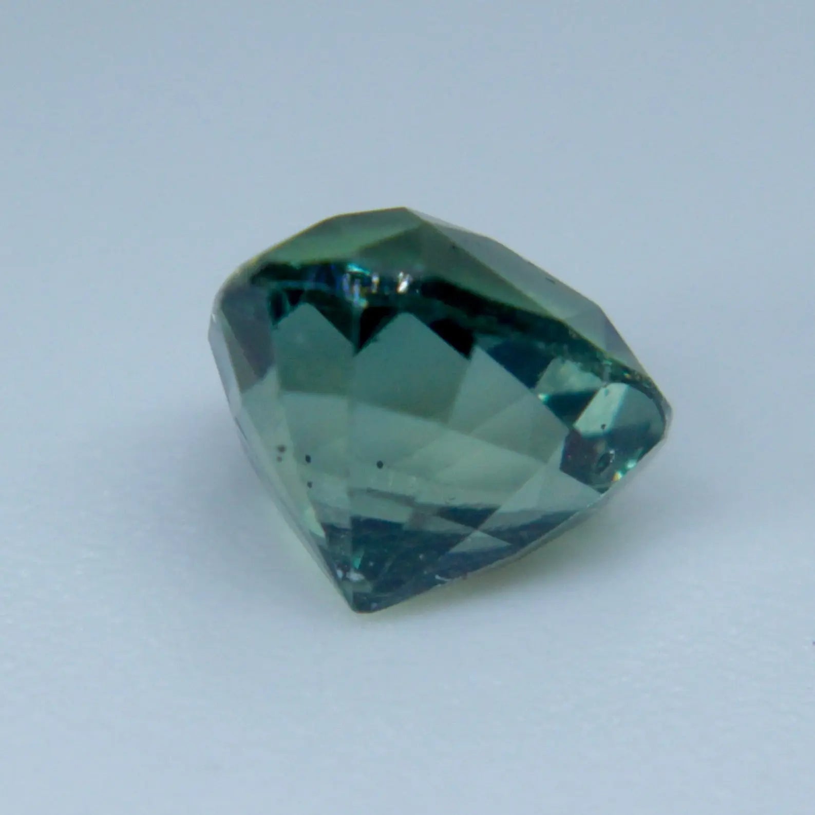 Natural Green Sapphire - Sapphirepal