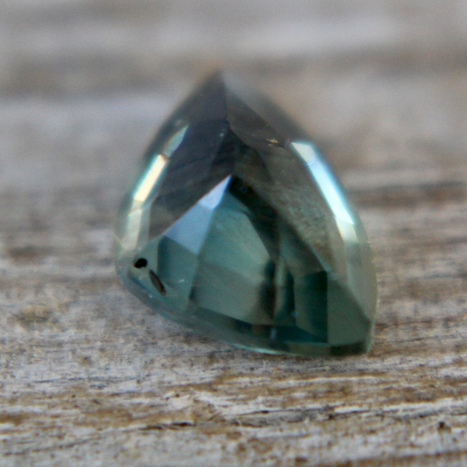 Natural Green Sapphire - Sapphirepal