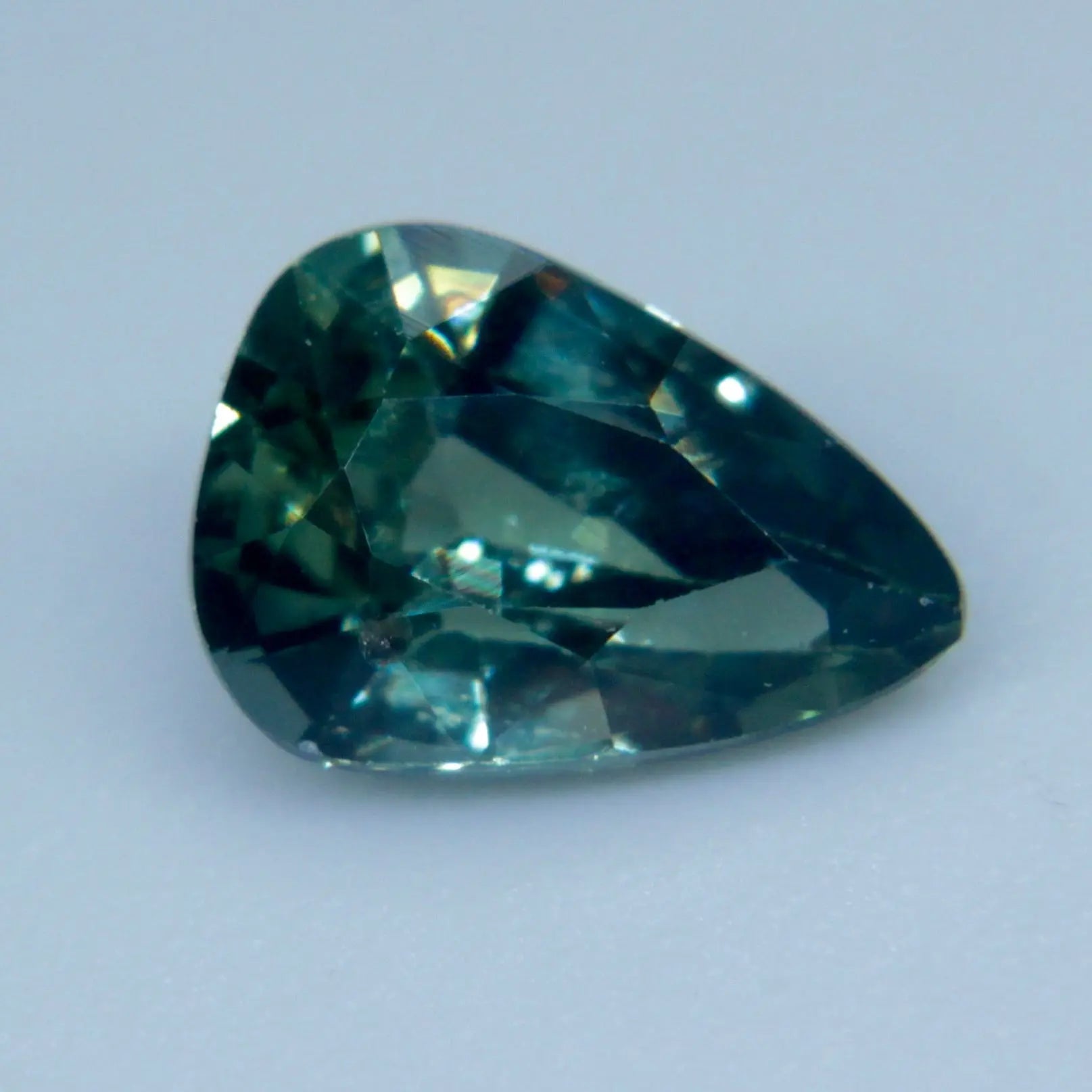 Natural Green Sapphire - Sapphirepal