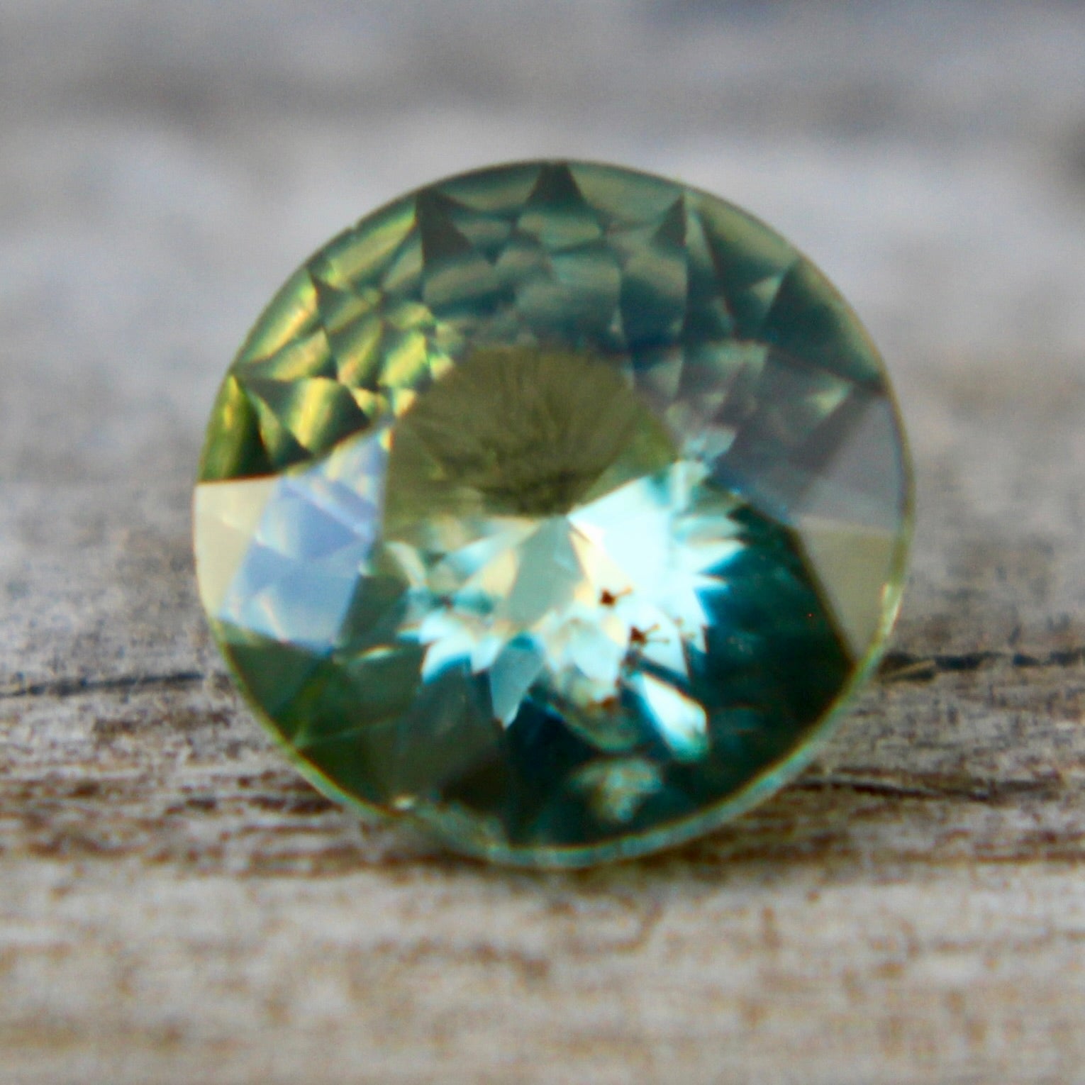 Natural Green Sapphire - Sapphirepal