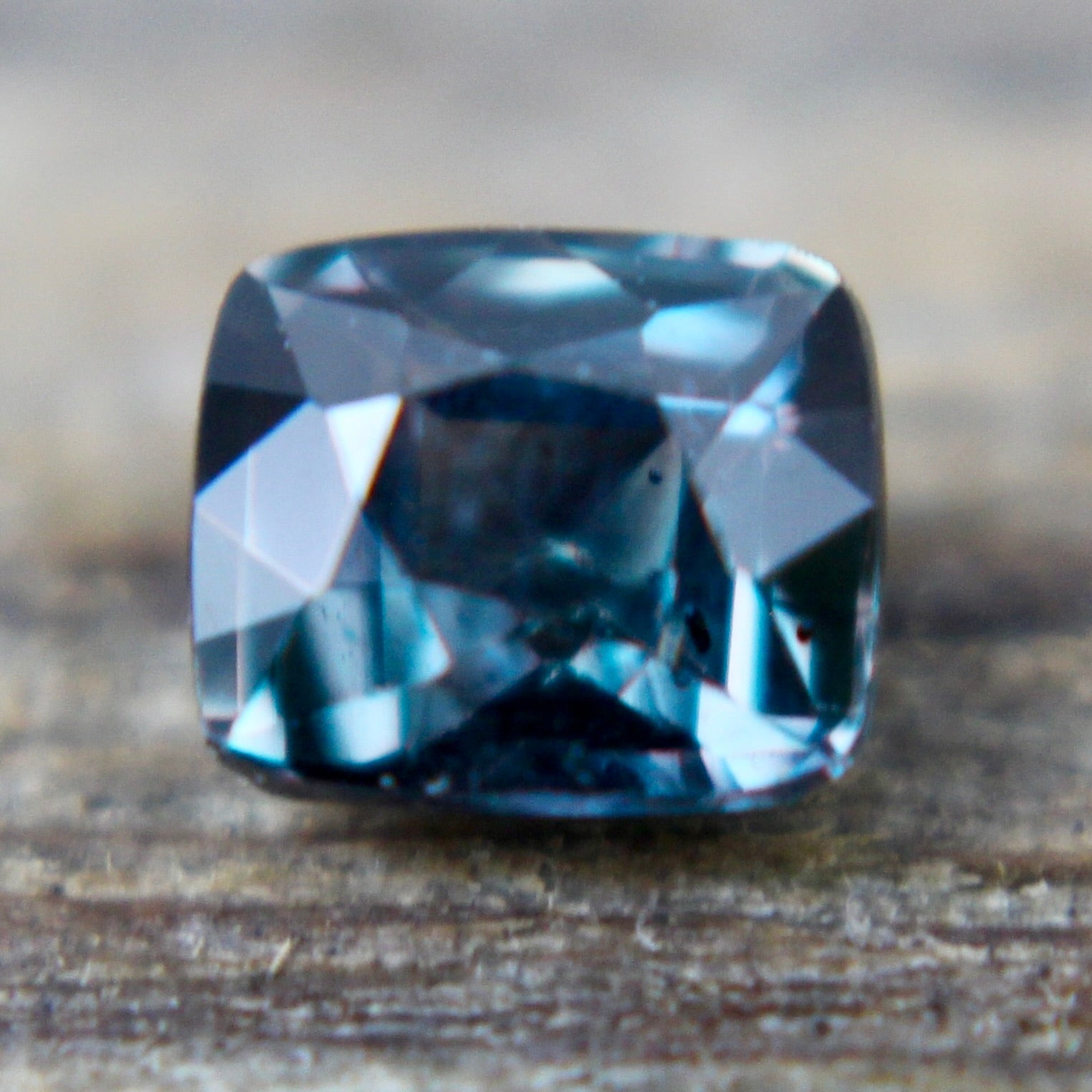 Natural Green Sapphire - Sapphirepal