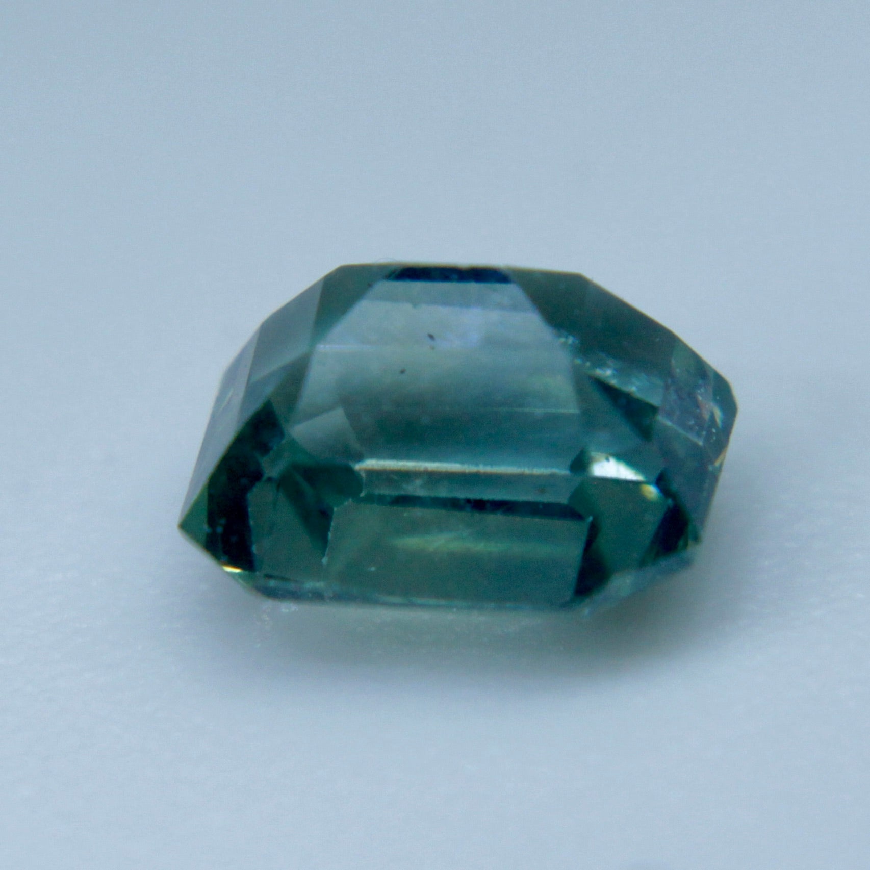 Natural Green Sapphire - Sapphirepal