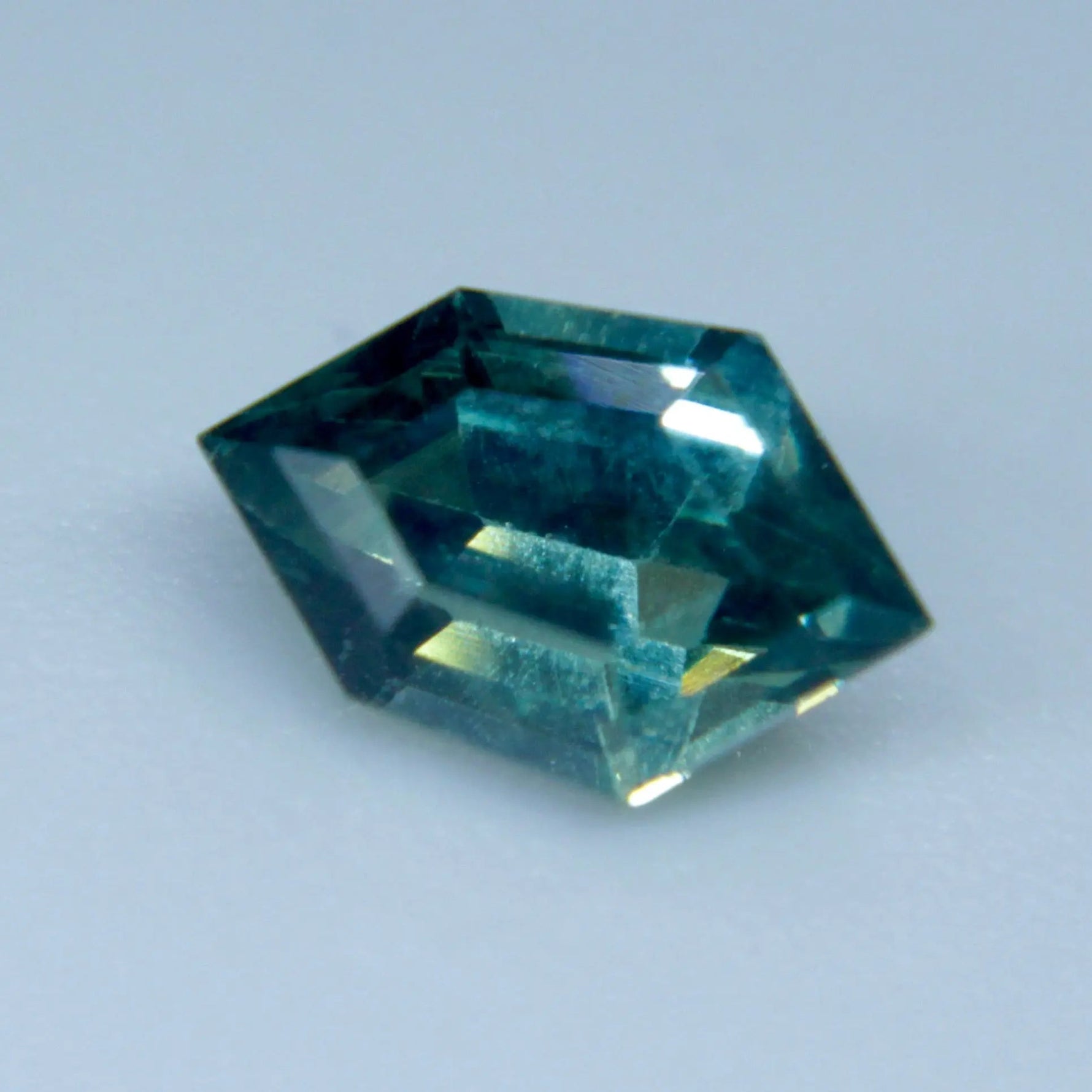 Natural Green Sapphire - Sapphirepal