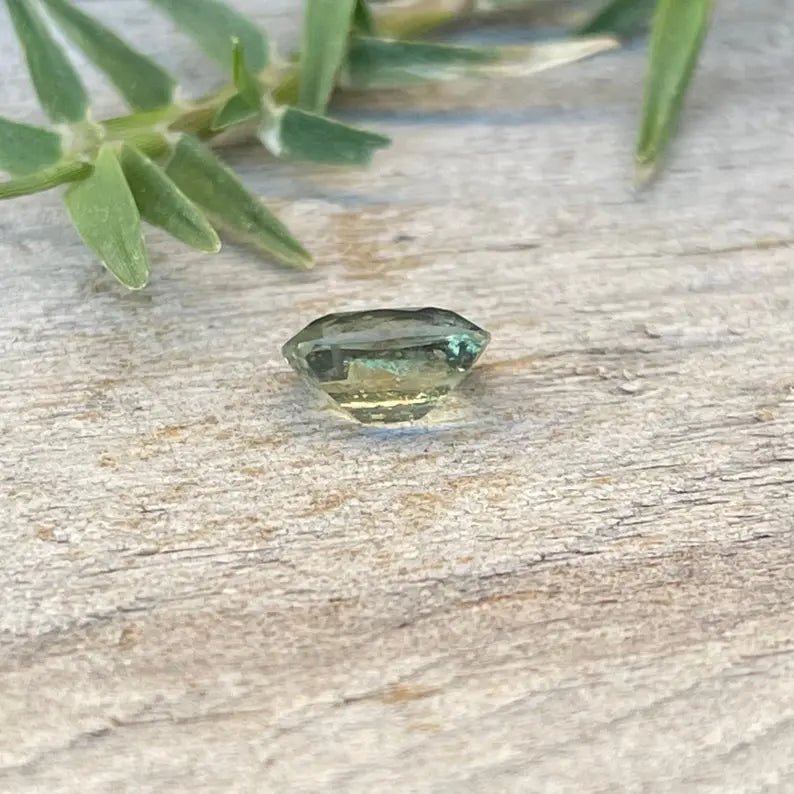 Natural Green Sapphire - Sapphirepal
