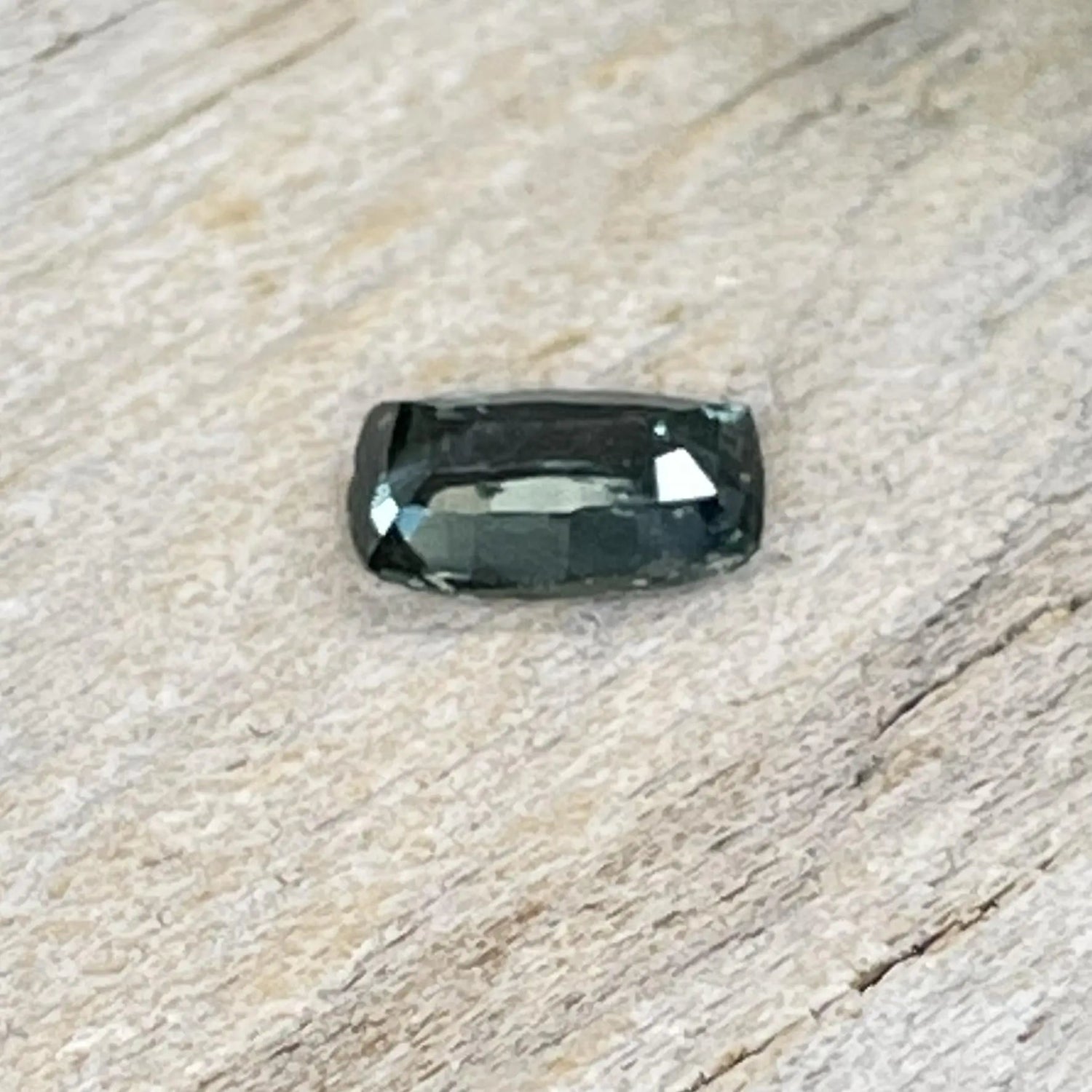 Natural Green Sapphire - Sapphirepal
