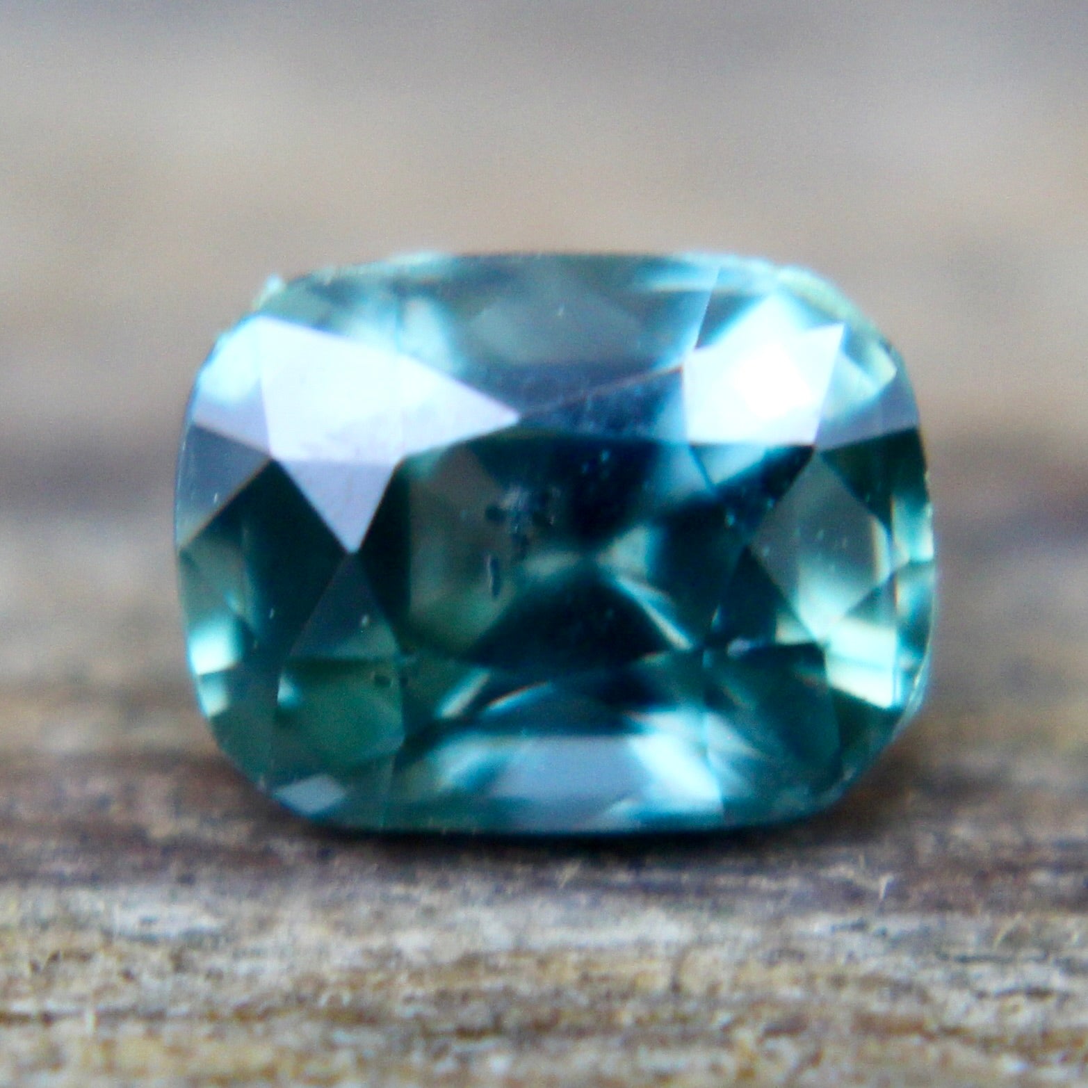 Natural Green Sapphire - Sapphirepal