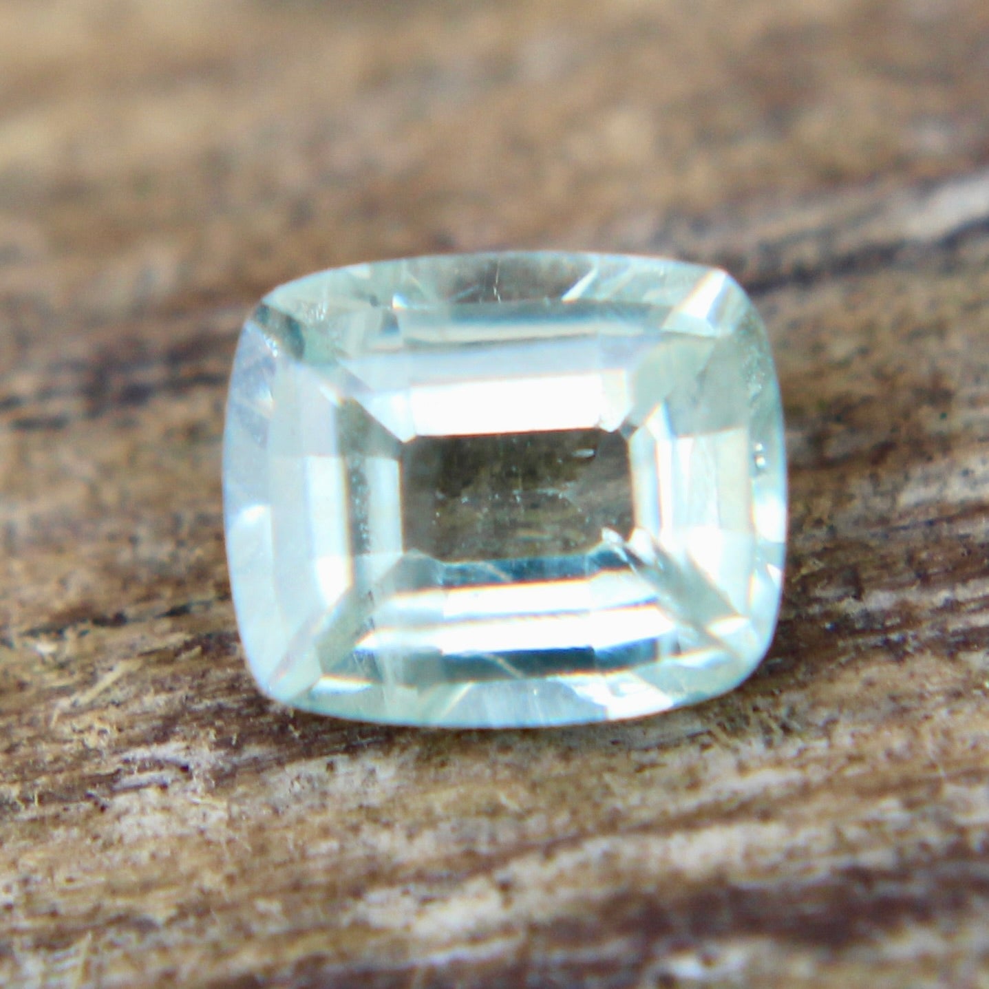 Natural Green Sapphire - Sapphirepal