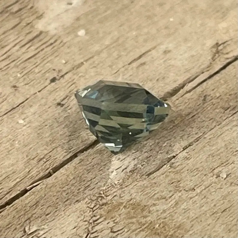 Natural Green Sapphire - Sapphirepal