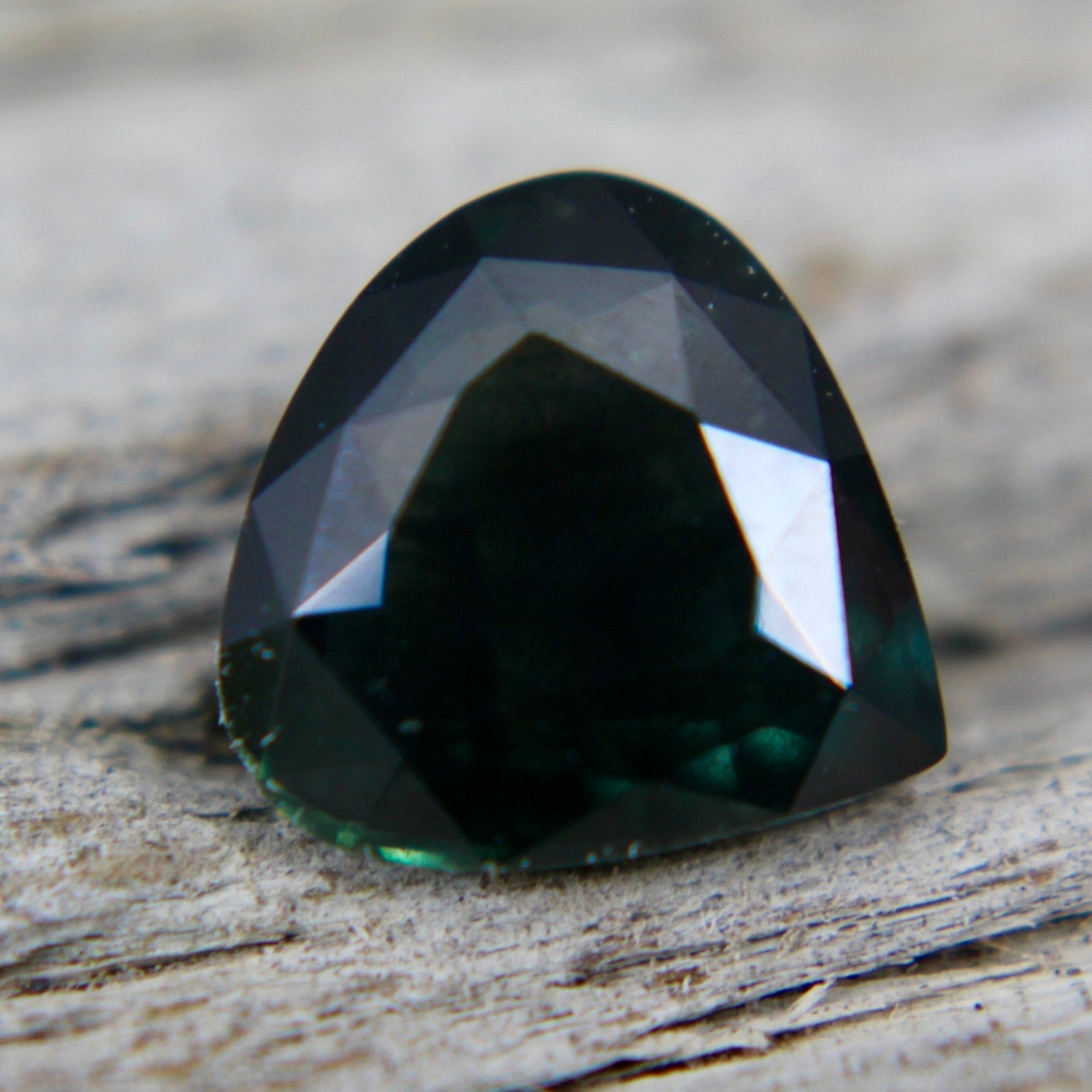 Loose Green Sapphire for Bespoke Jewelry Designs – Sapphire Pal Australia