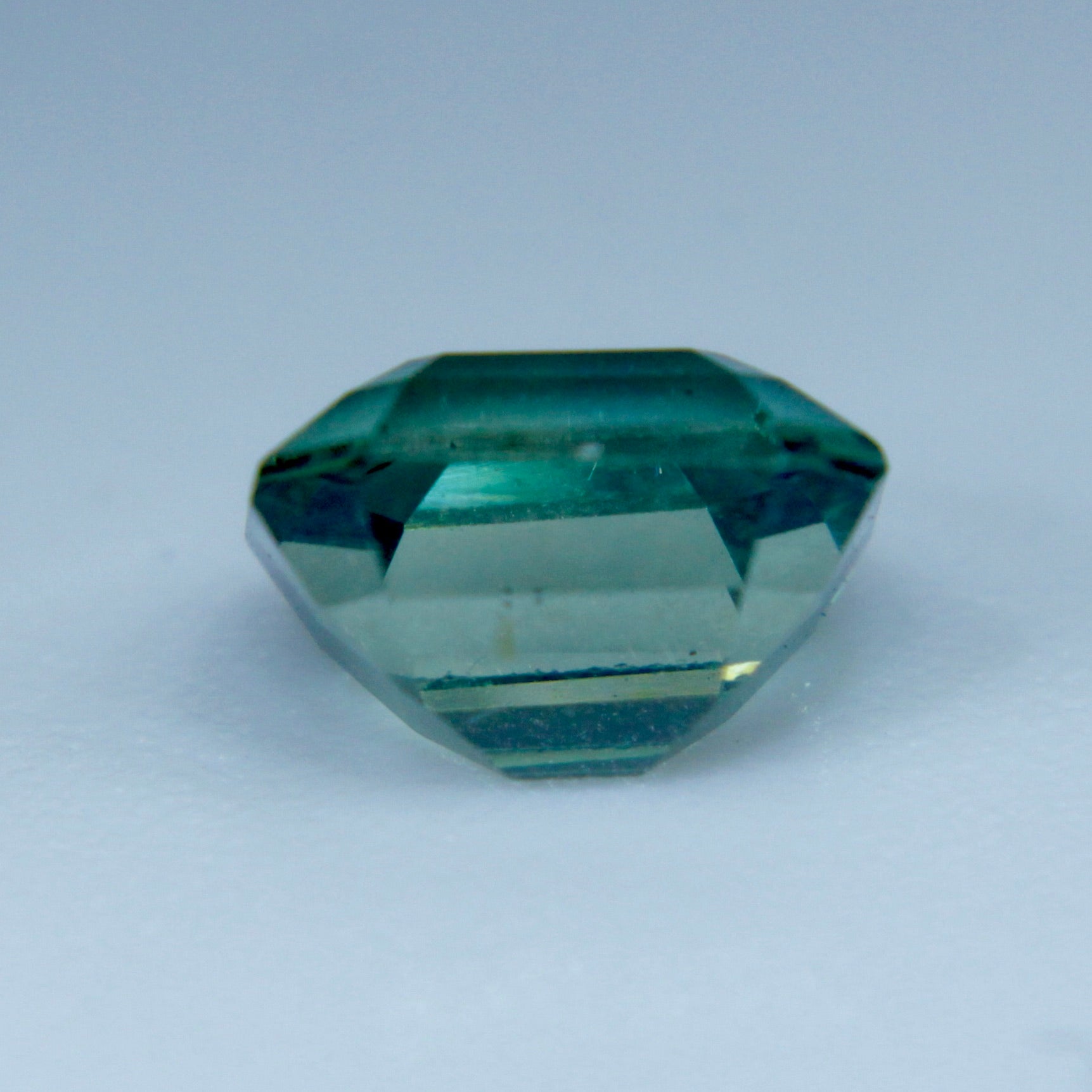 Natural Green Sapphire - Sapphirepal
