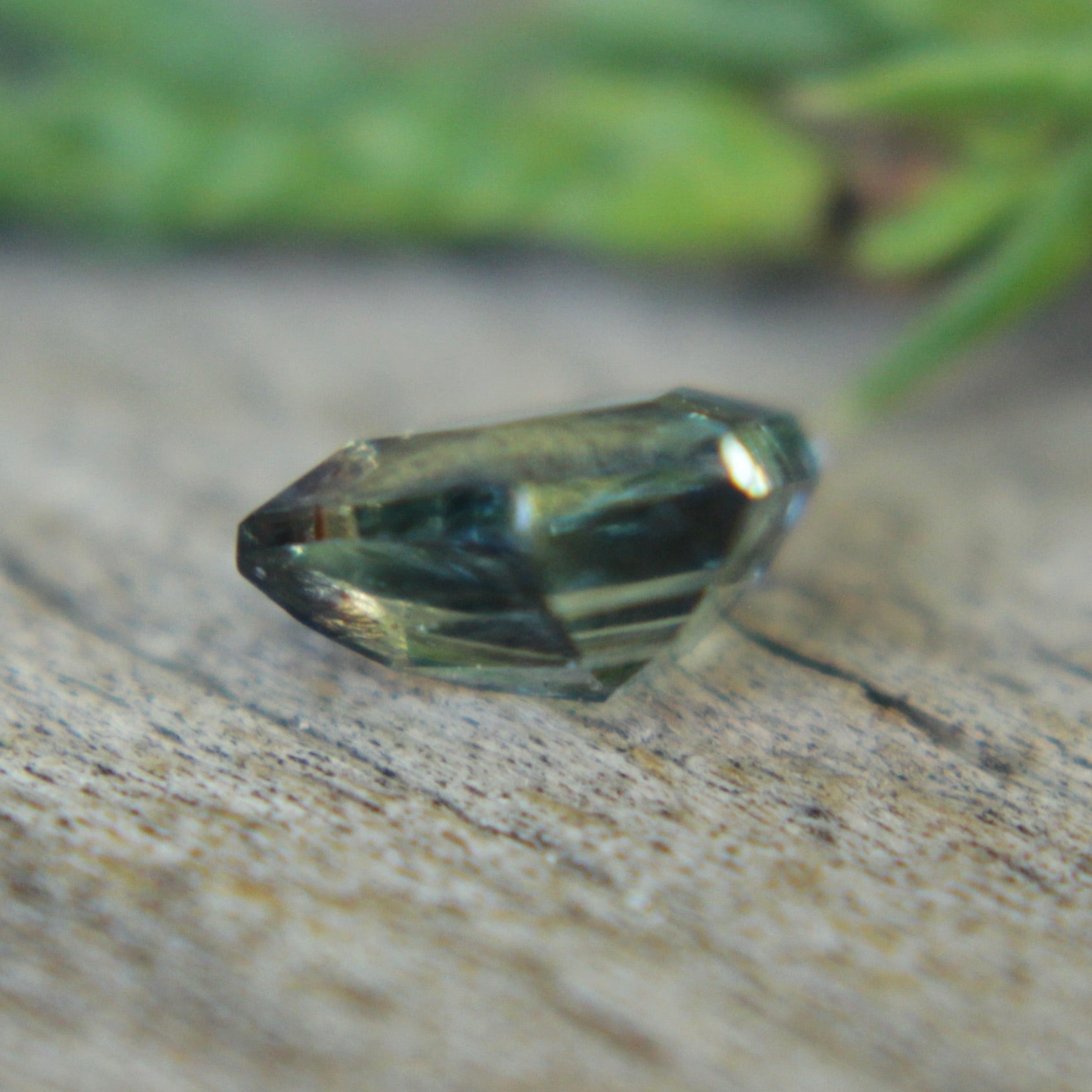 Natural Green Sapphire - Sapphirepal