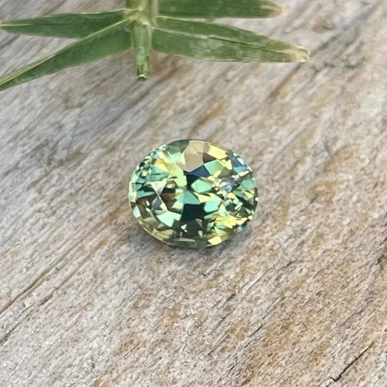 Natural Green Sapphire - Sapphirepal