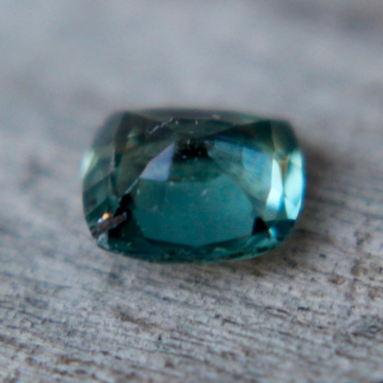 Natural Green Sapphire - Sapphirepal
