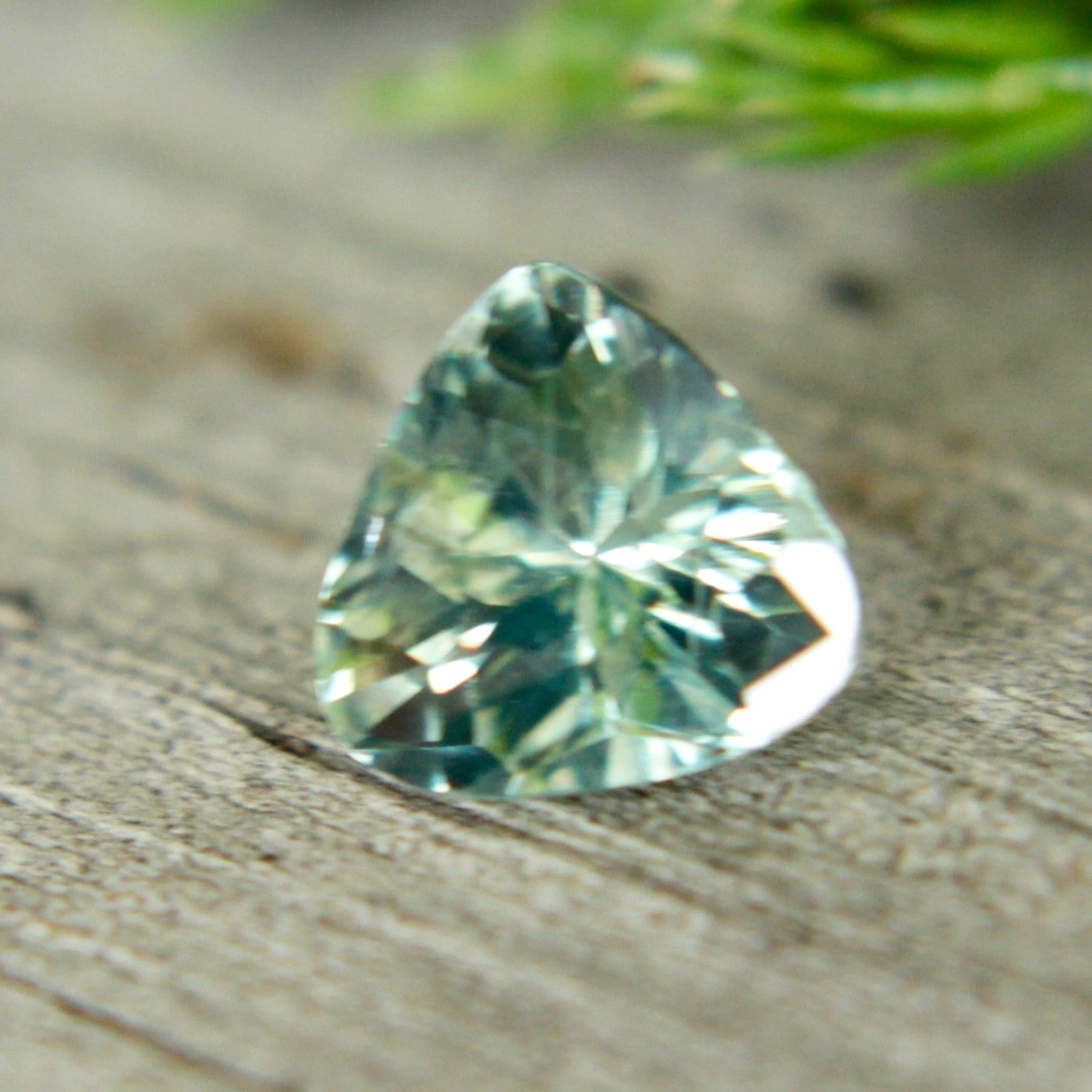 Natural Green Sapphire - Sapphirepal
