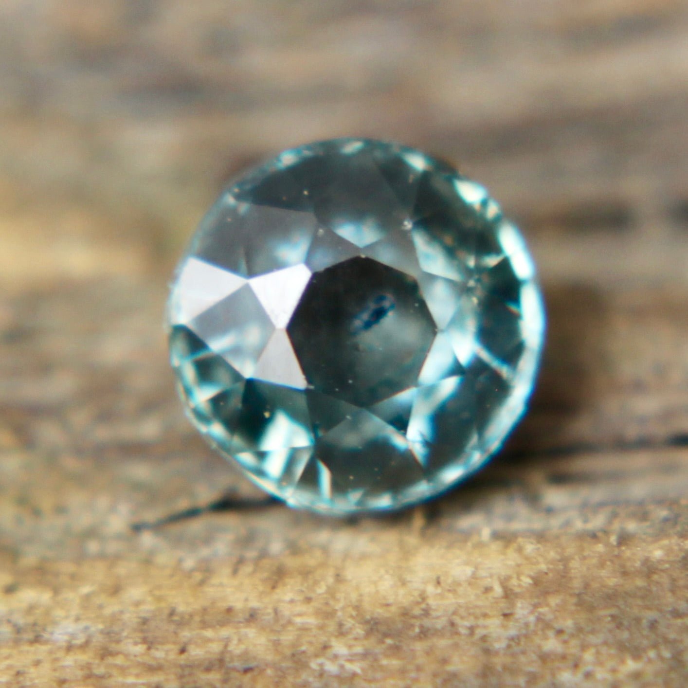 Natural Green Sapphire - Sapphirepal