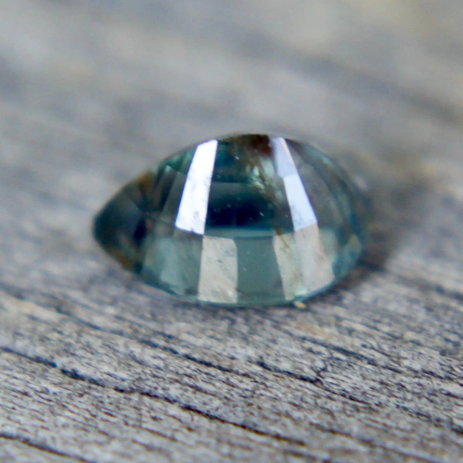 Natural Green Sapphire - Sapphirepal