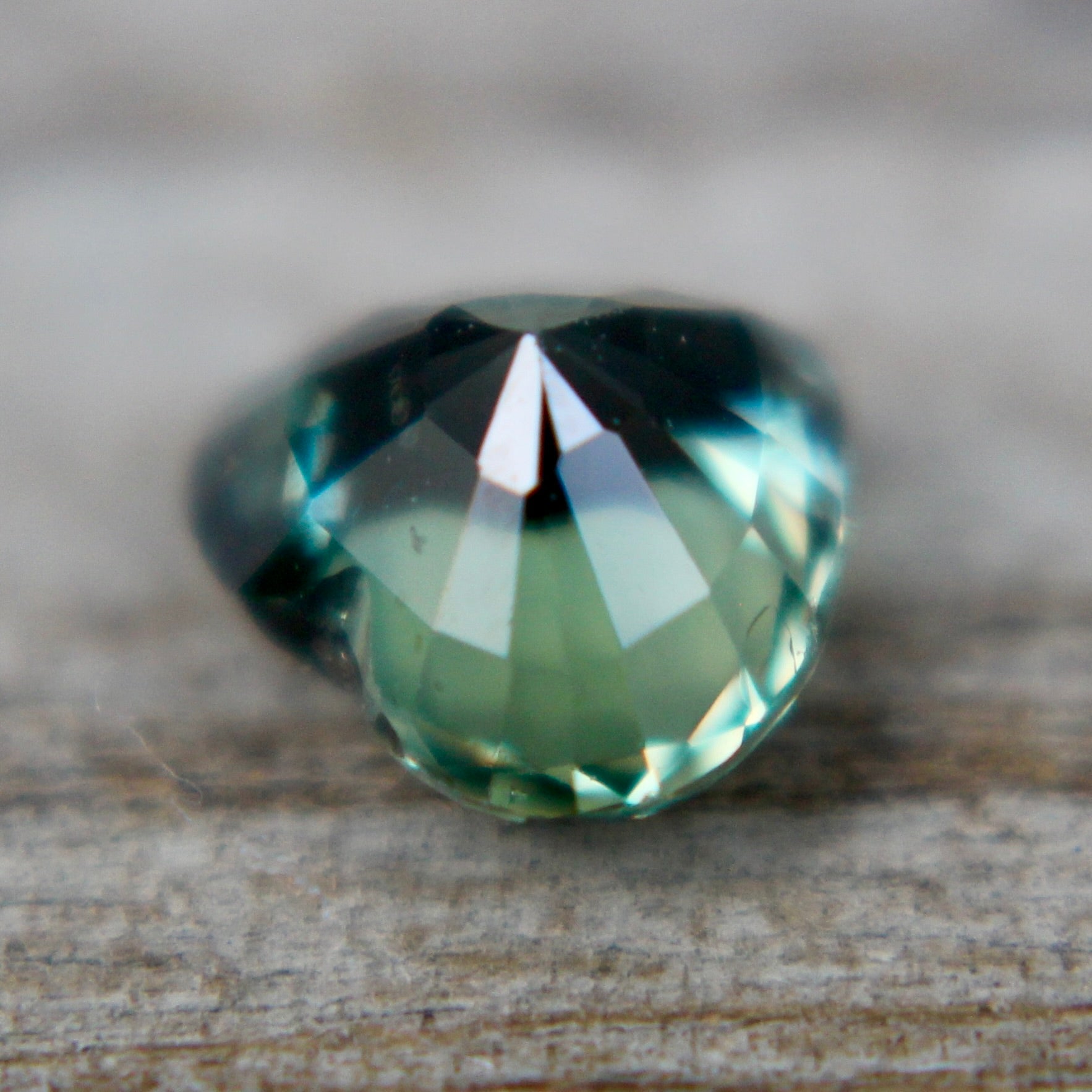 Natural Green Sapphire - Sapphirepal