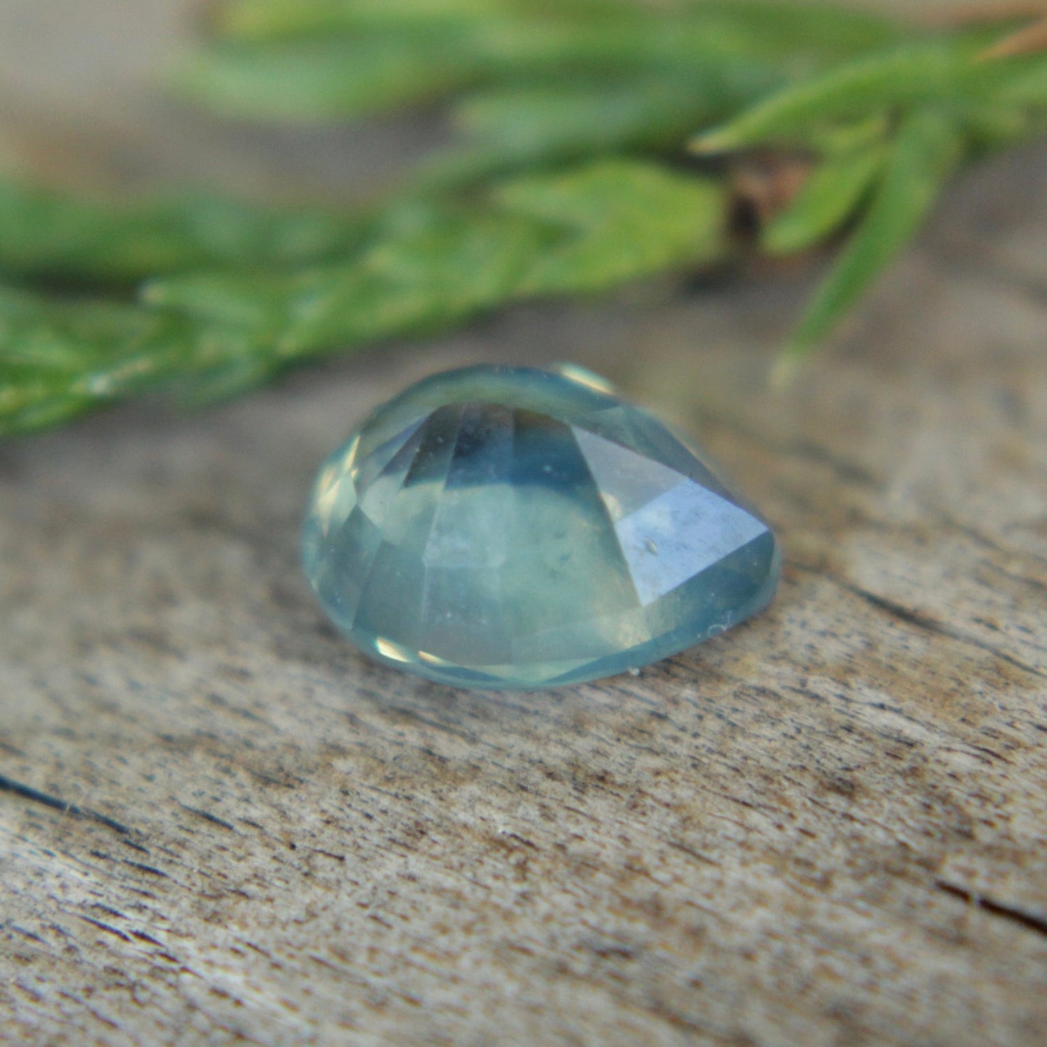Natural Green Sapphire - Sapphirepal