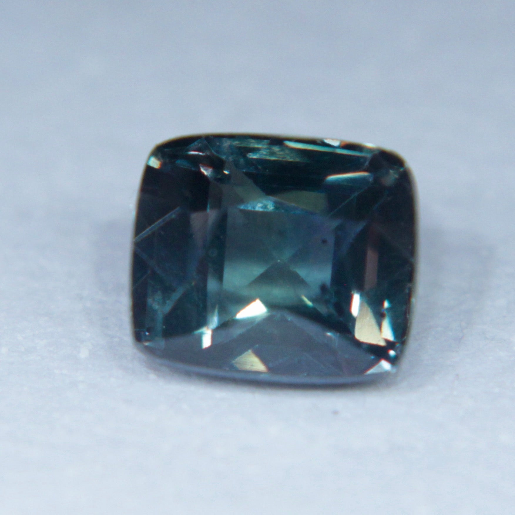 Natural Green Sapphire - Sapphirepal