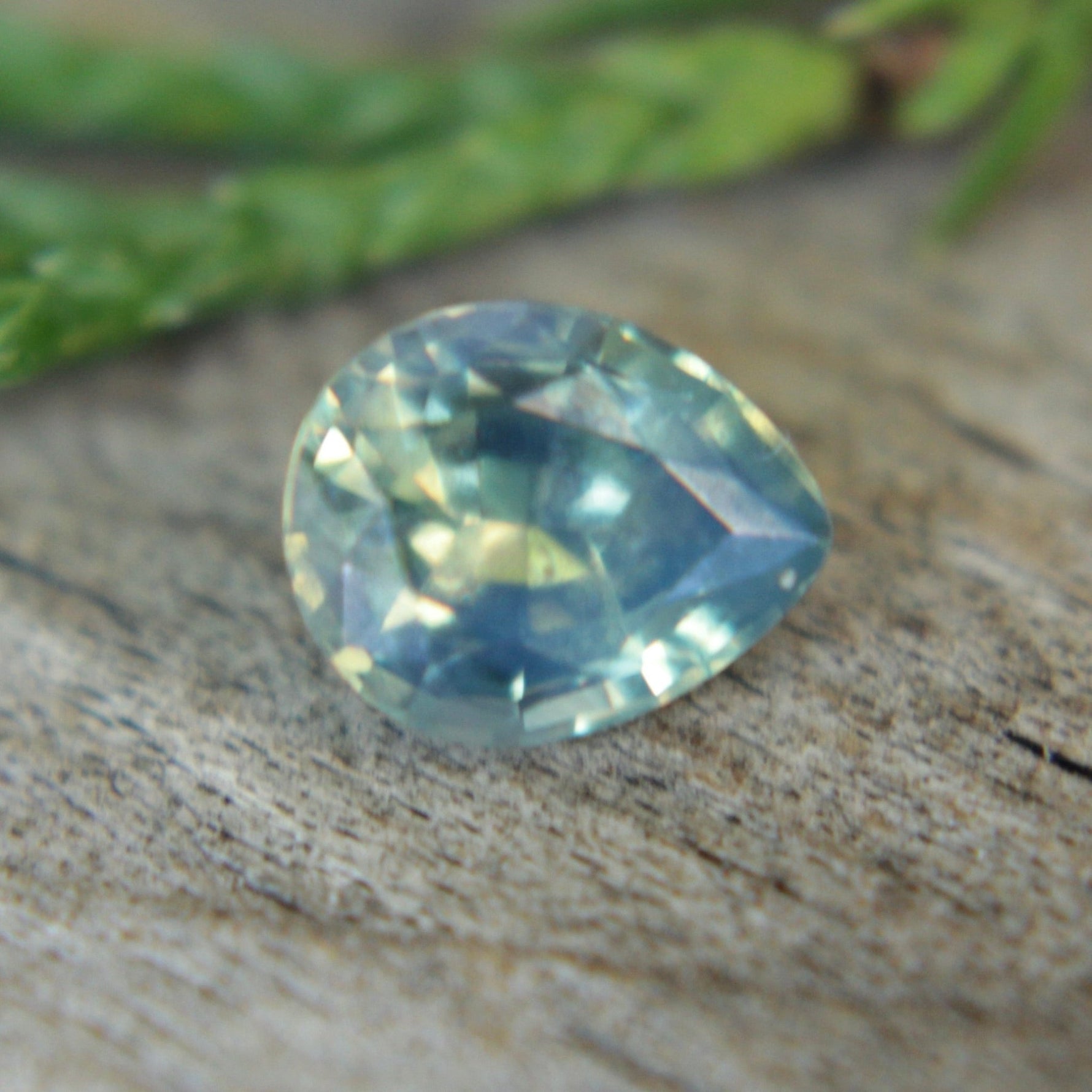 Natural Green Sapphire - Sapphirepal