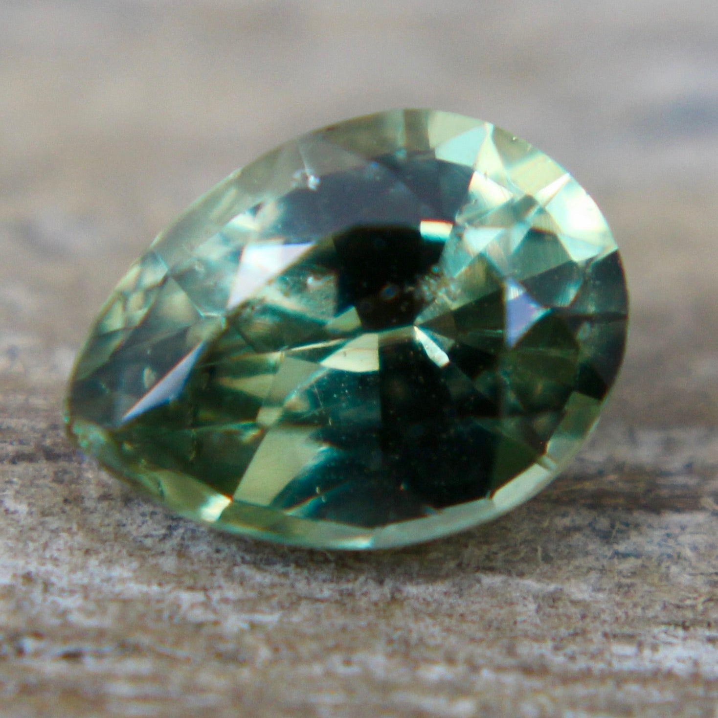 Natural Green Sapphire - Sapphirepal